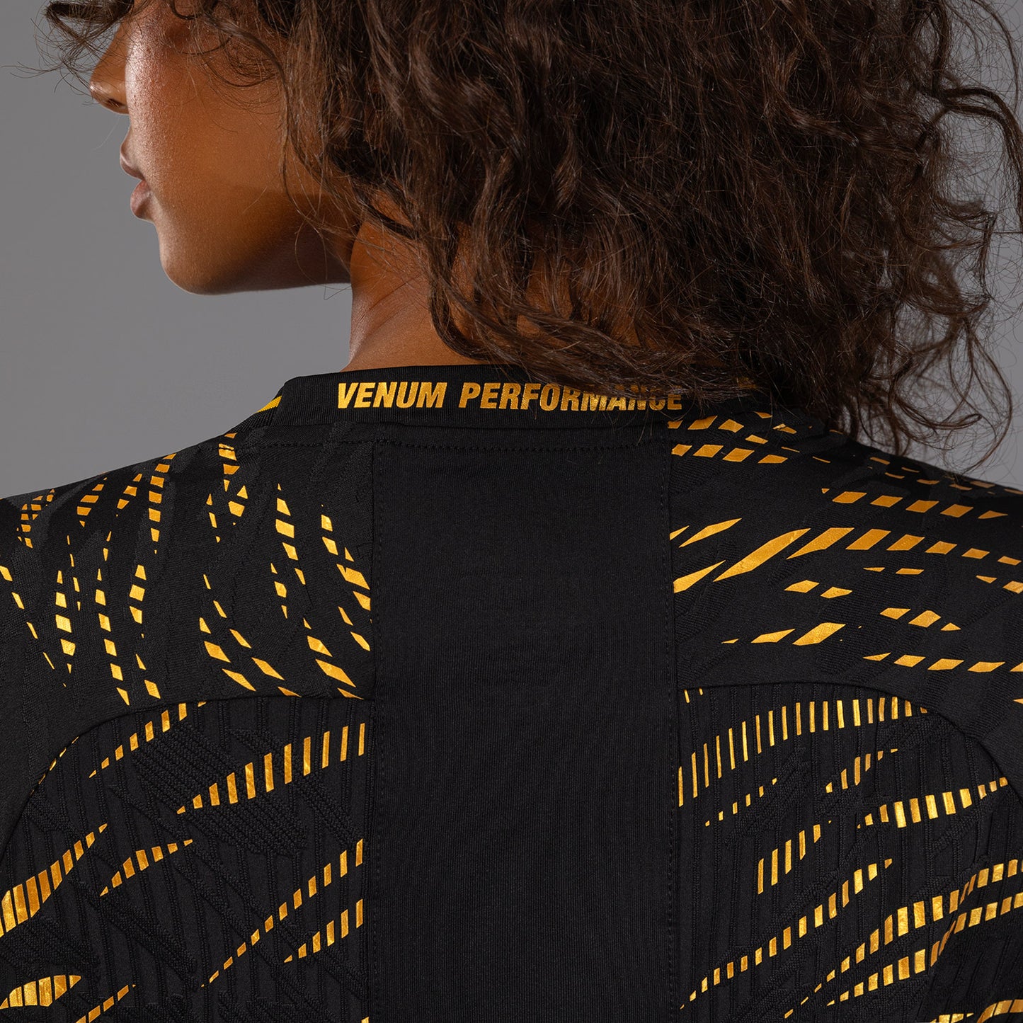 UFC Fusion by Venum Authentic Fight Night Damen Walkout Jersey - Champion