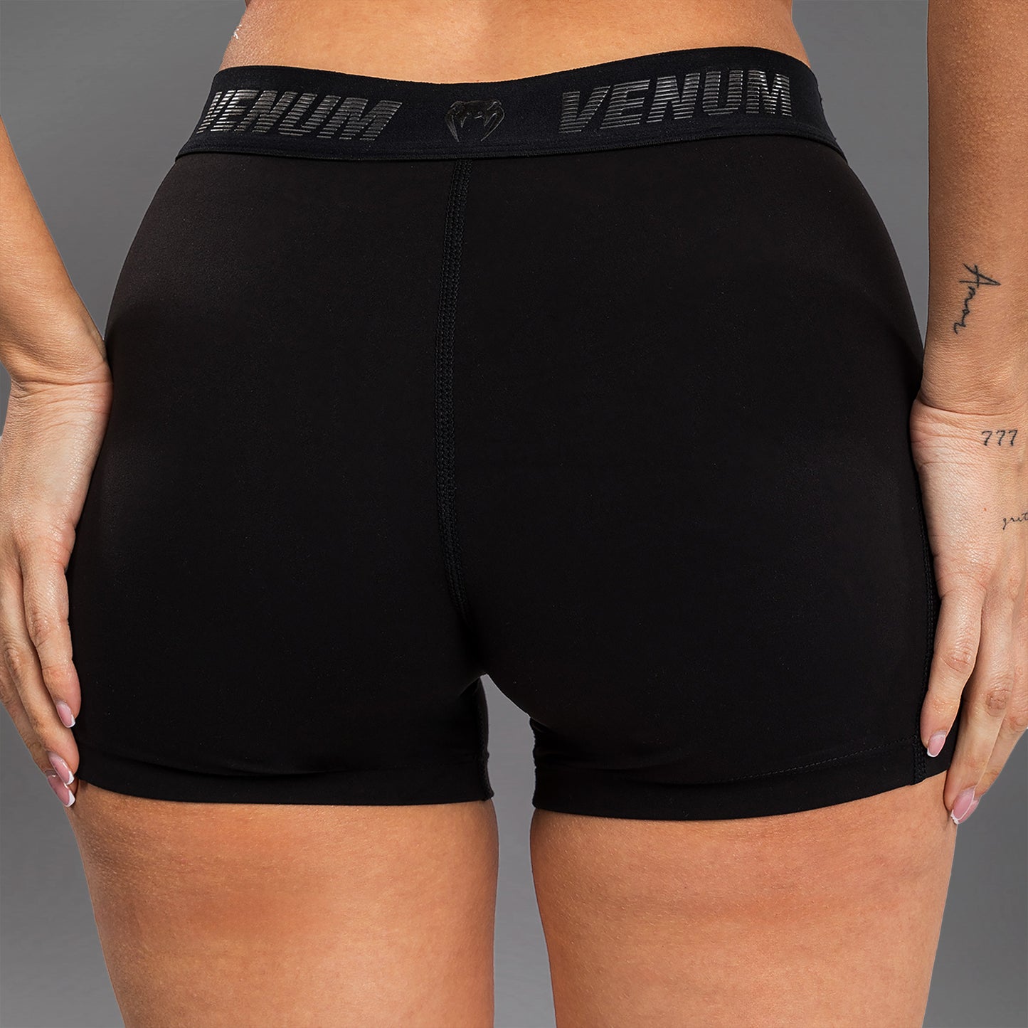 Venum Elevate Vale Tudo Shorts für Frauen - Schwarz