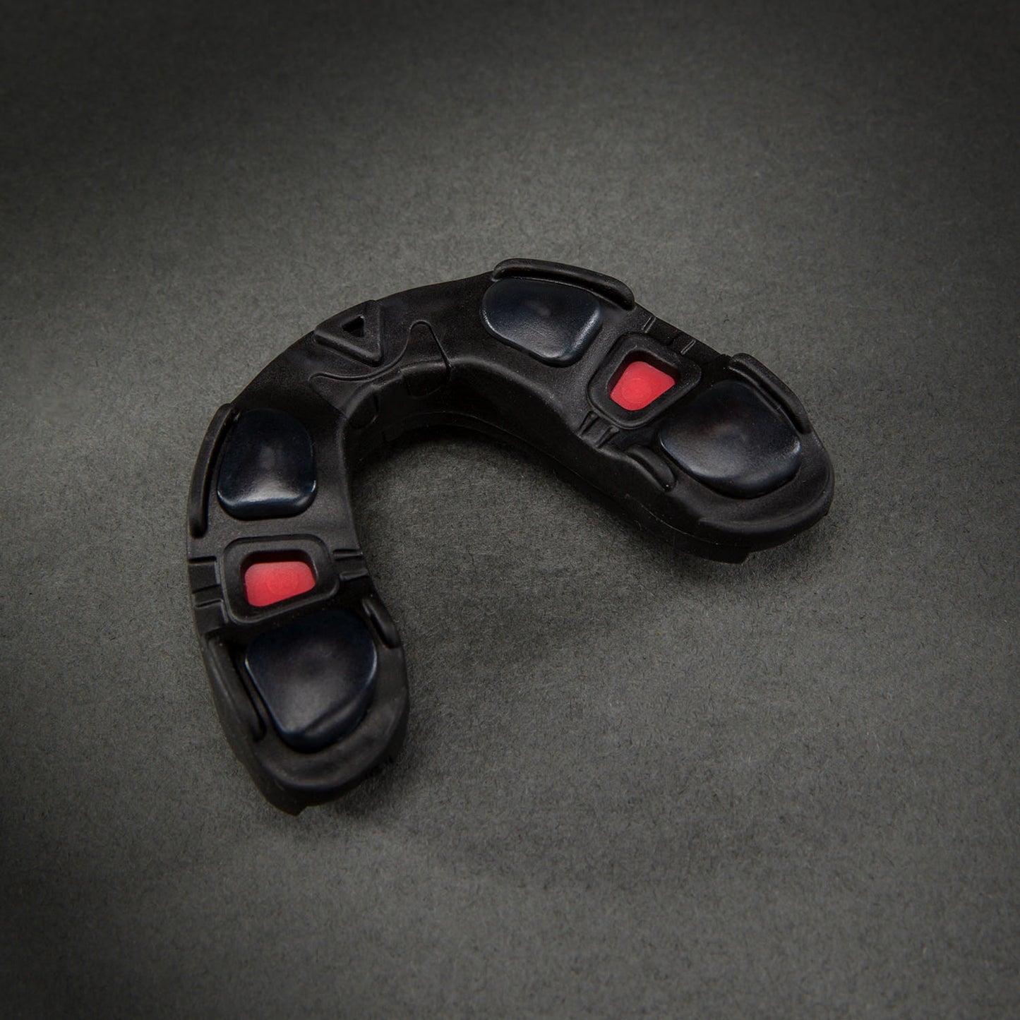 Venum Predator Mundschutz – Schwarz/Schwarz/Rot