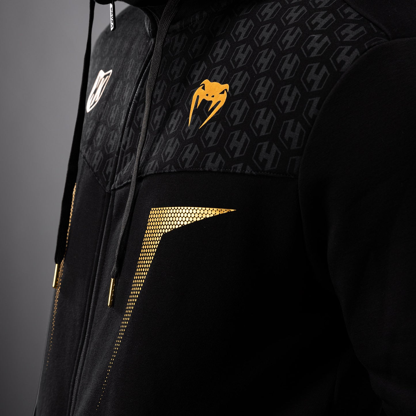 FK x Venum Hexagone MMA Hooded Jacket - Schwarz/Gold