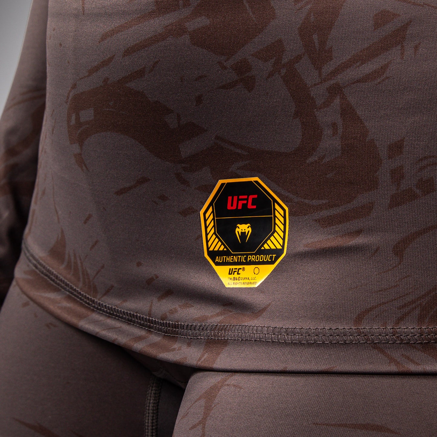 UFC Fusion by Venum Fight Week Damen Performance Langarm Rashguard - Erdiges Braun