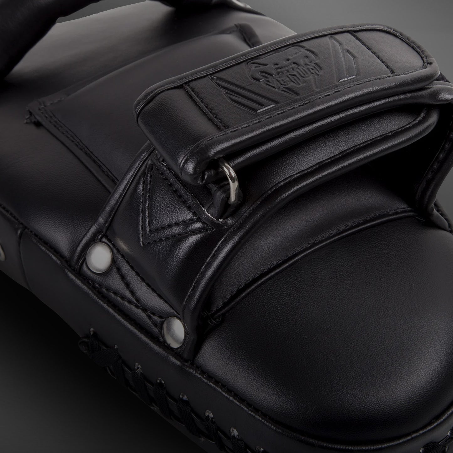 Venum Elite Big Focus Pads – Schwarz/Schwarz