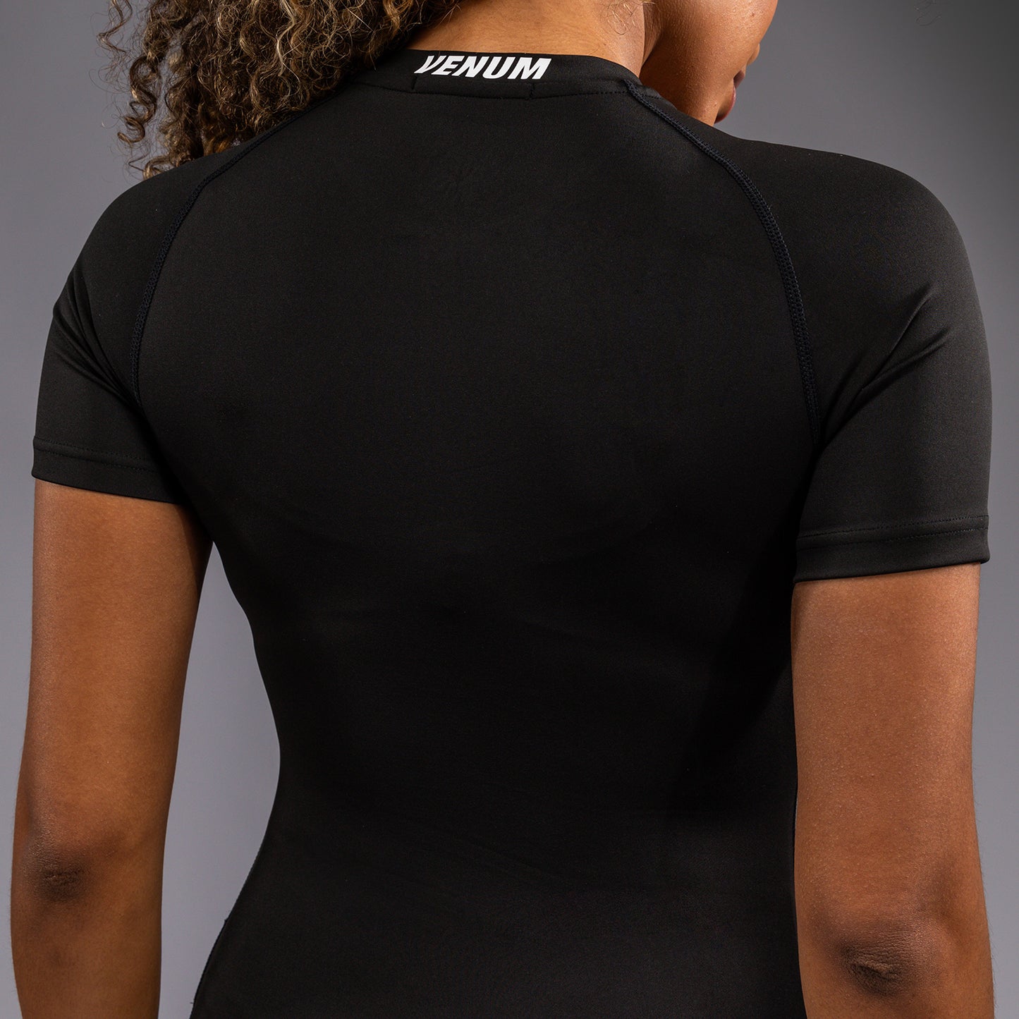 Venum Aero XT Kurzärmeliger rashguard für Frauen - Schwarz