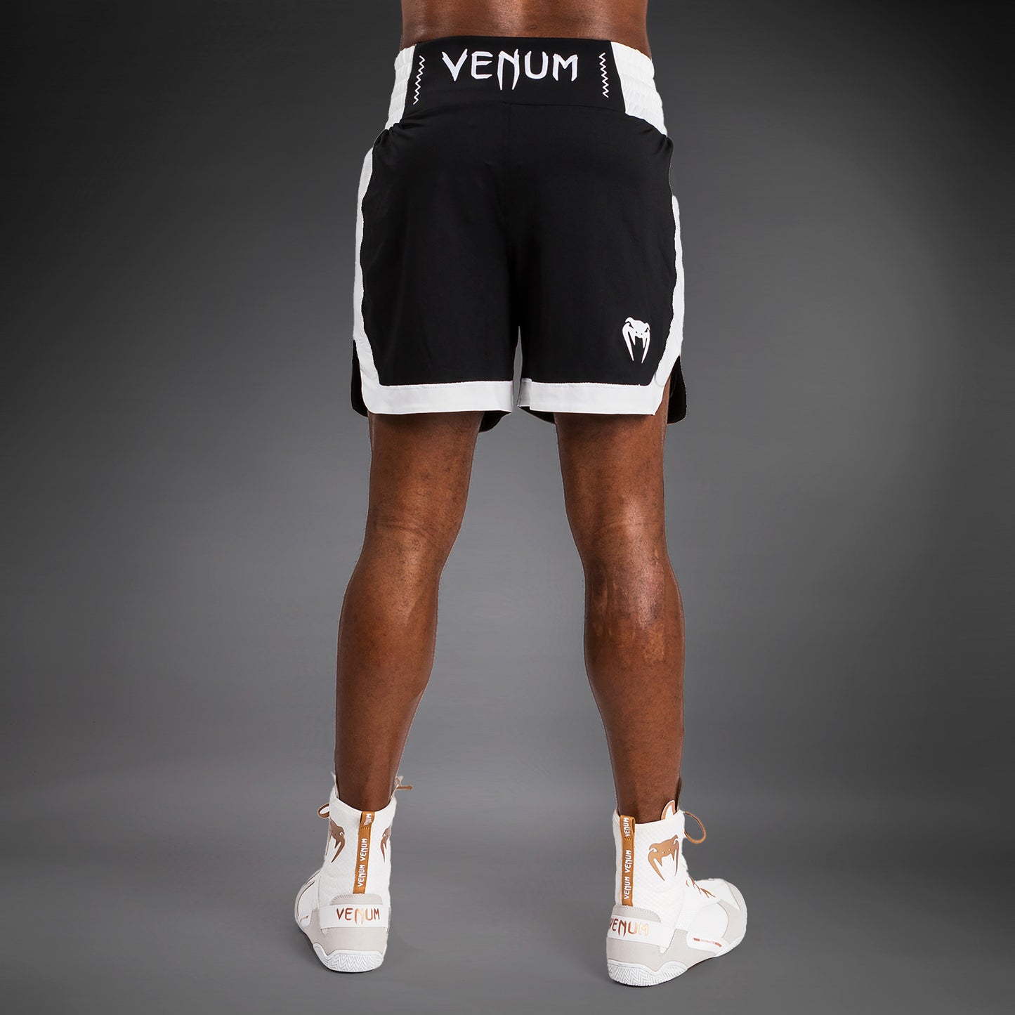 Venum Classic Boxing Shorts - Schwarz/Weiß