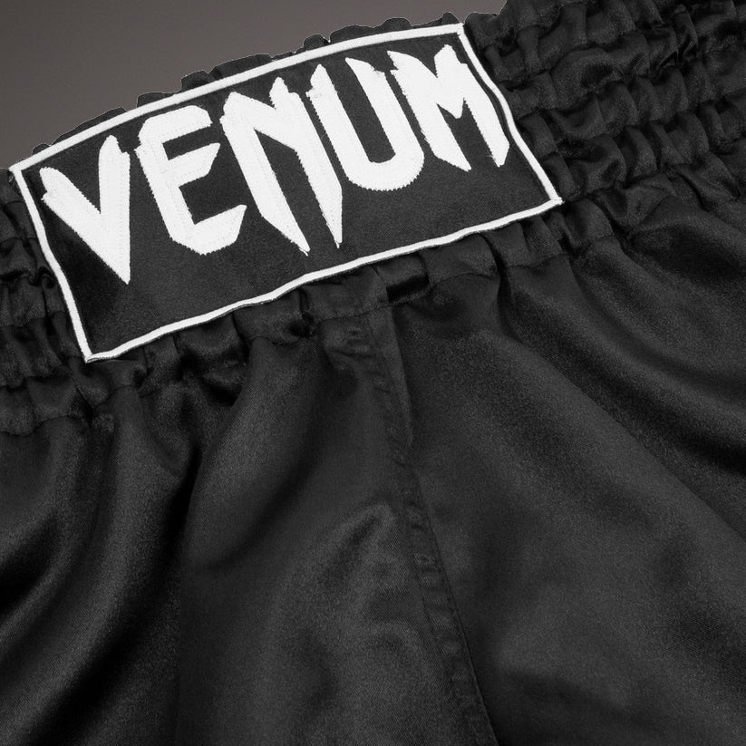 Venum Classic Shorts Muay Thai - Schwarz/Weiß