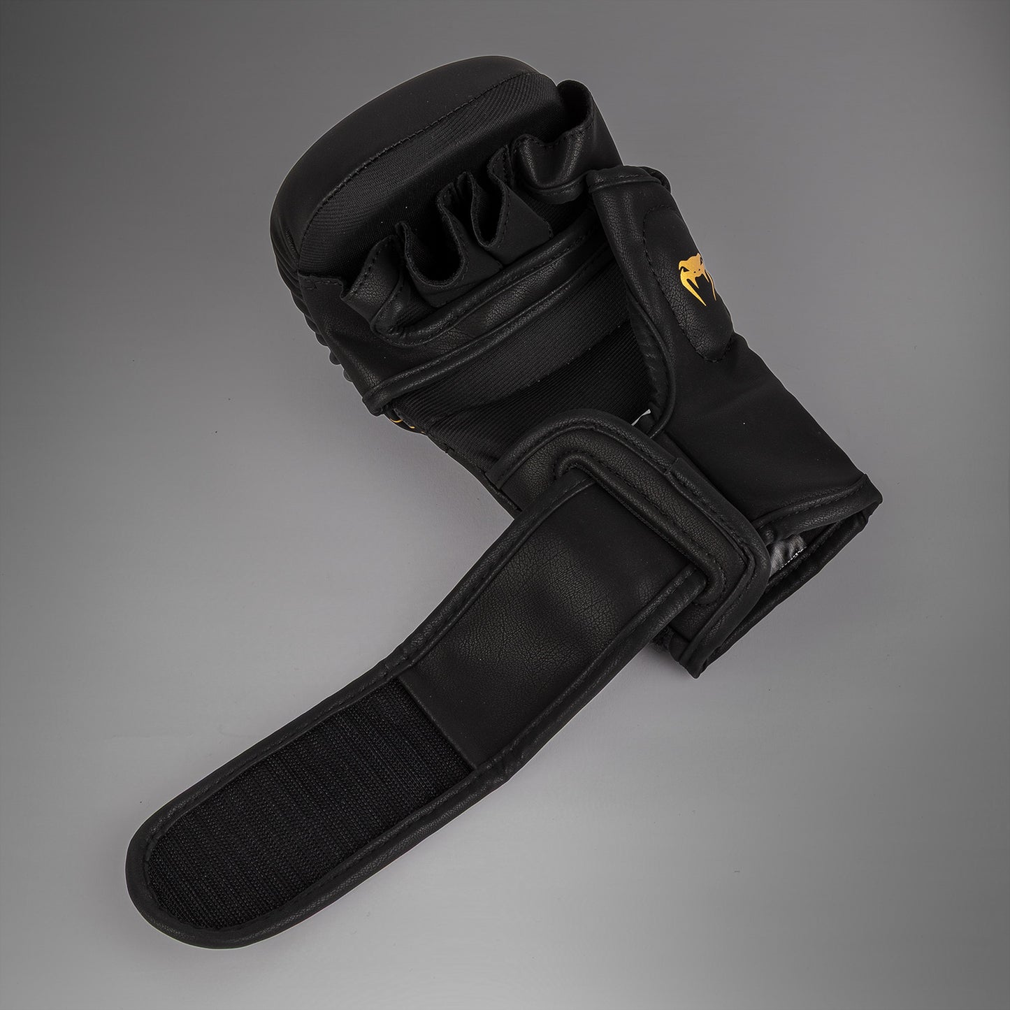 Venum Serpenti Sparring Handschuhe – Schwarz/Silber/Gold