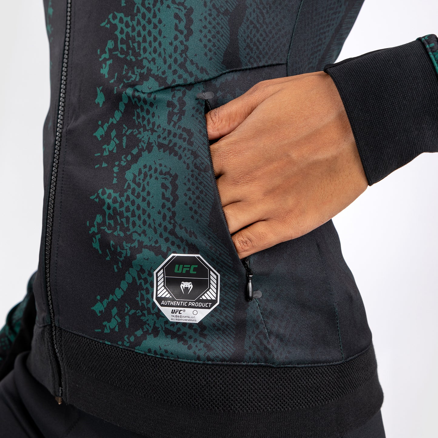 UFC Adrenaline by Venum Personalized Authentic Fight Night Women's Walkout Hoodie - Emerald Edition - Grün/Schwarz