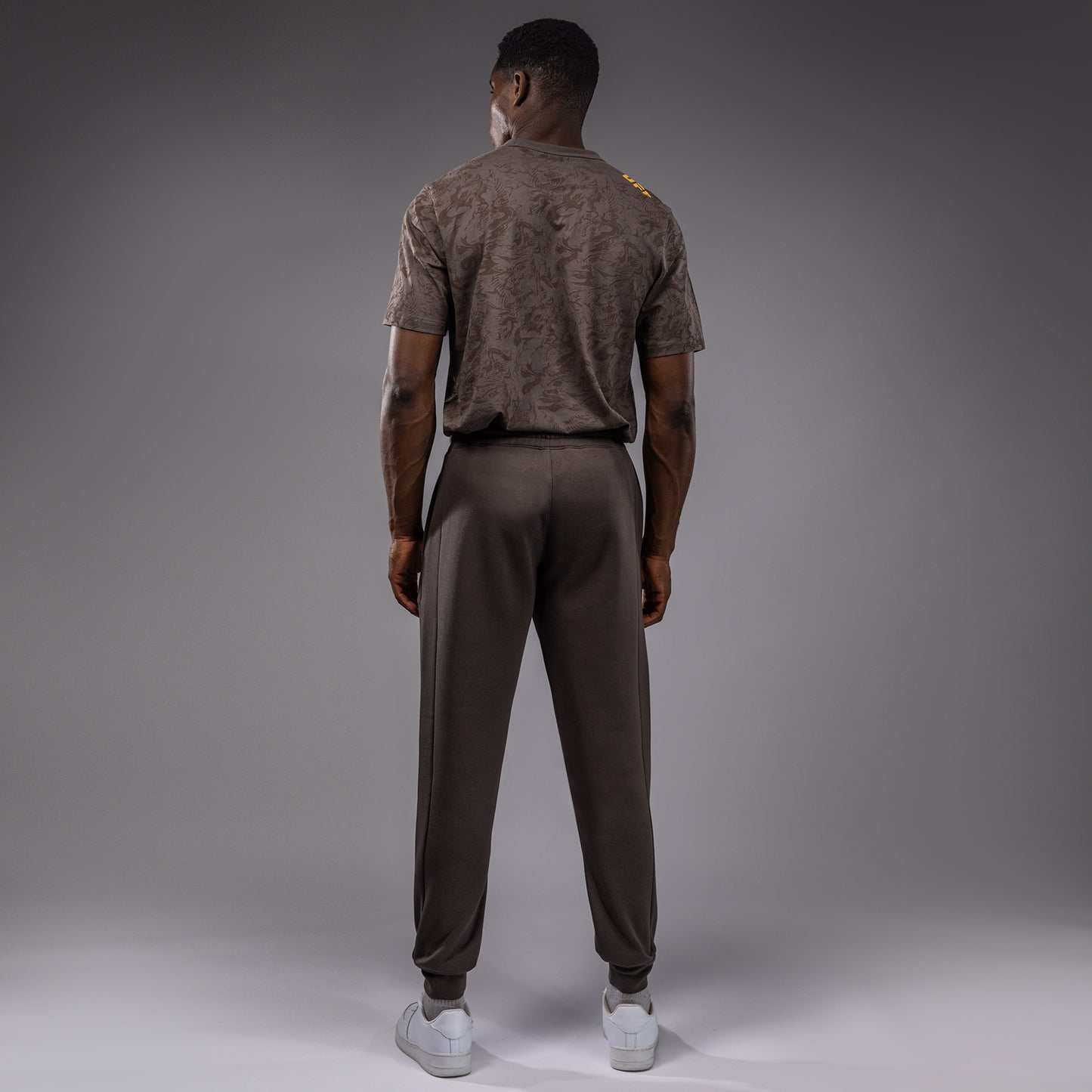UFC Fusion by Venum Fight Week Herren Baumwollhose - Solid Erdiges Braun