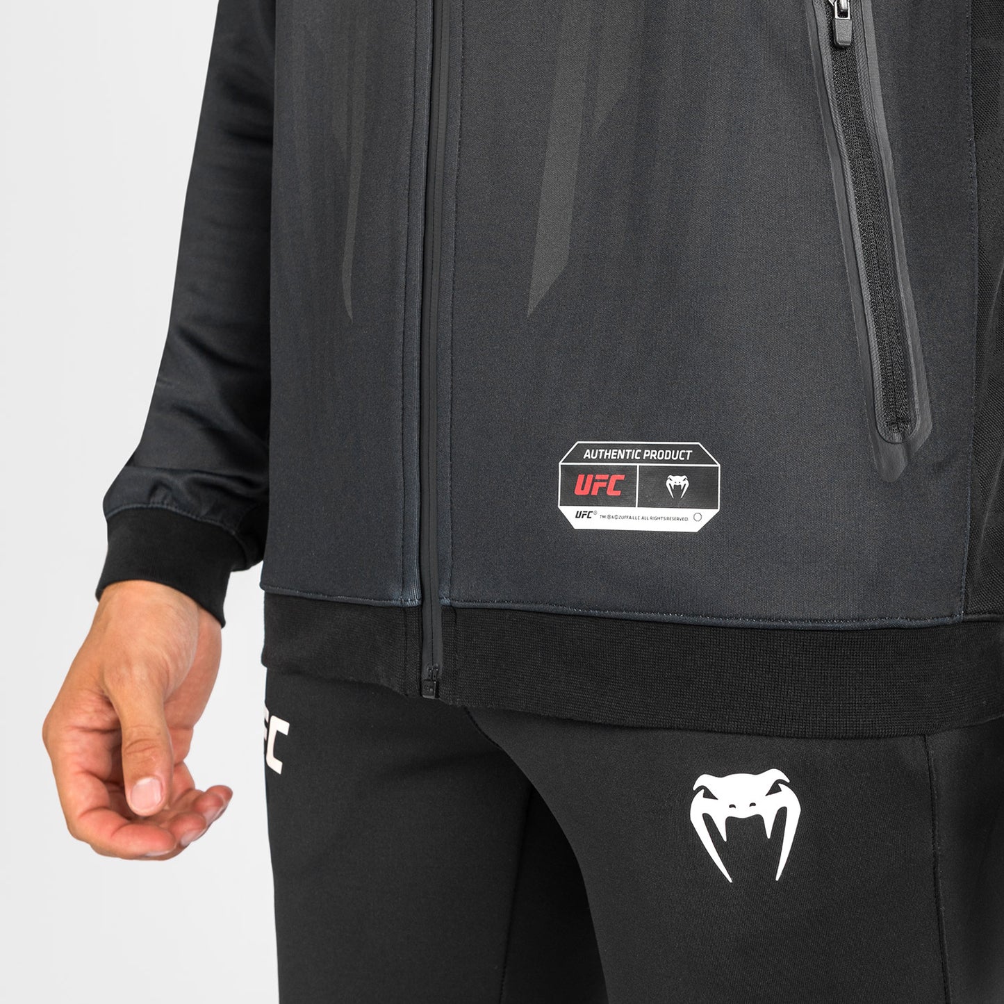 UFC Venum Authentic Fight Night 2.0 Männer Walkout Hoodie - schwarz