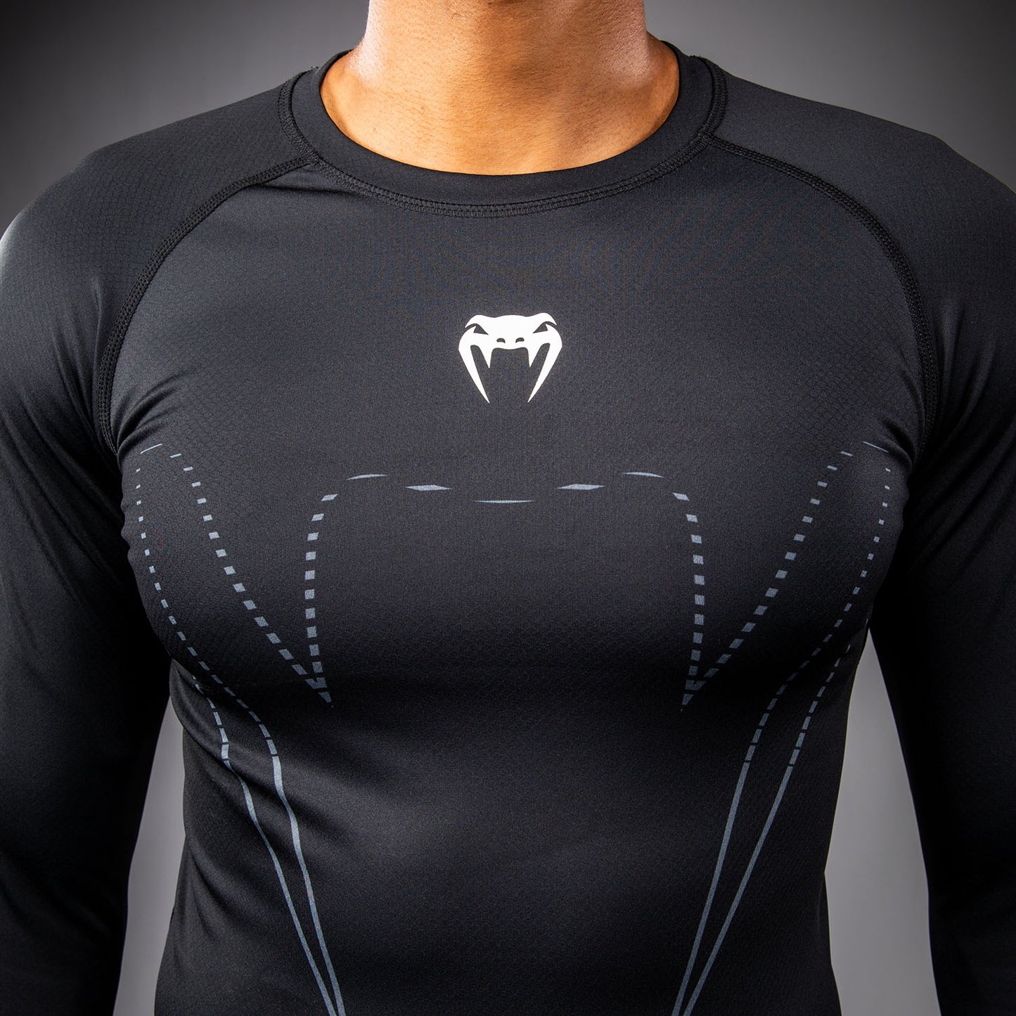 Venum Edge Langarm Rashguard – Schwarz/Sand