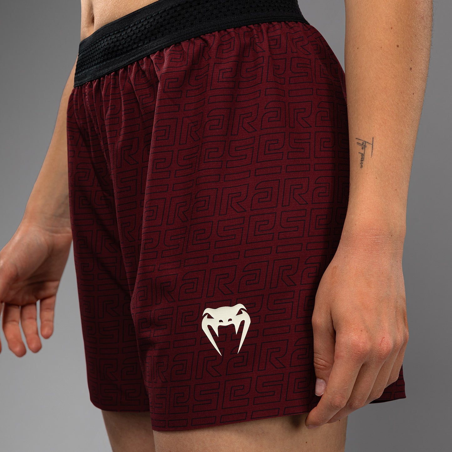 Venum x Ares Damen Trainingsshorts - Burgunder