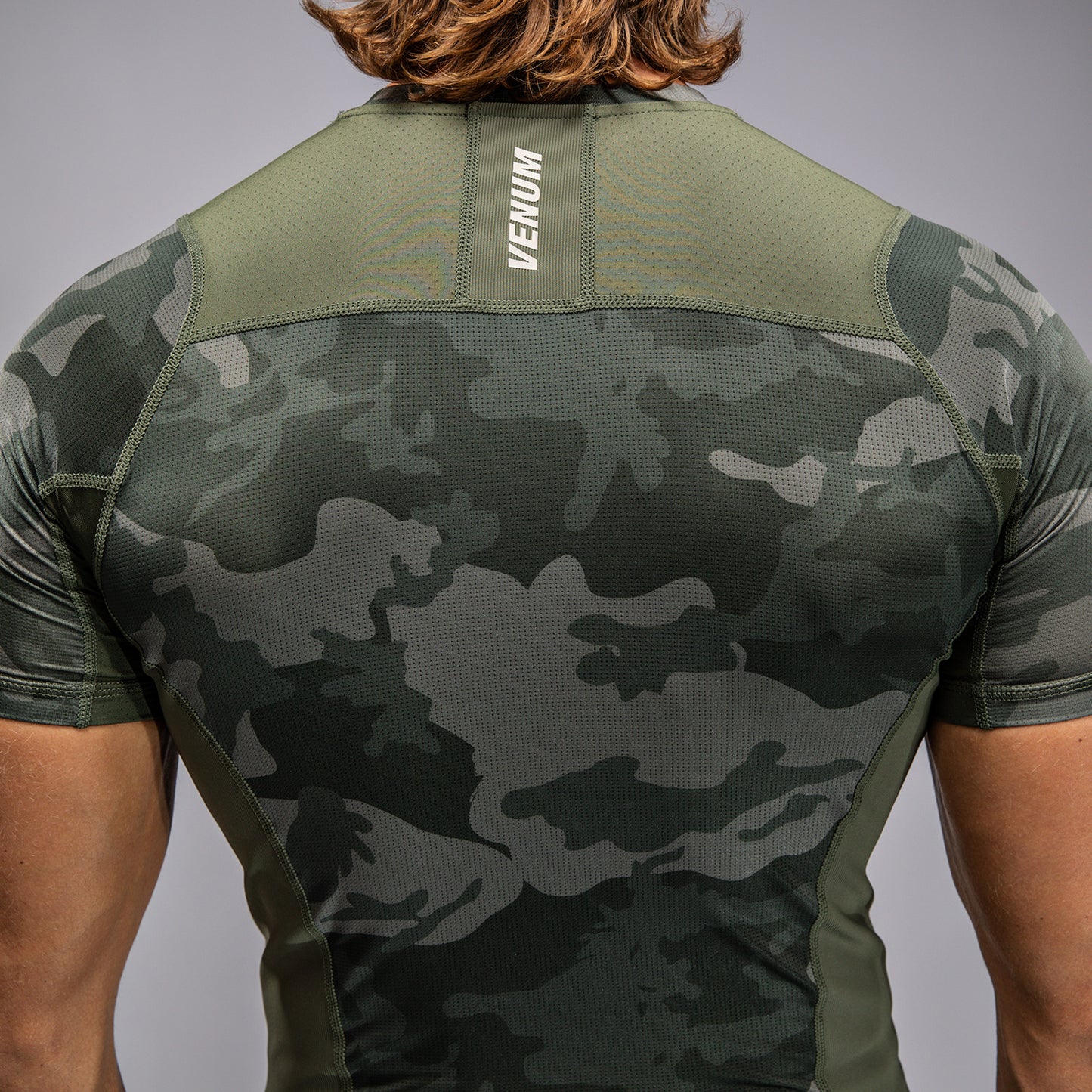Venum G-Fit Air Herren Kurzarm Rashguard - Armee-Tarnmuster