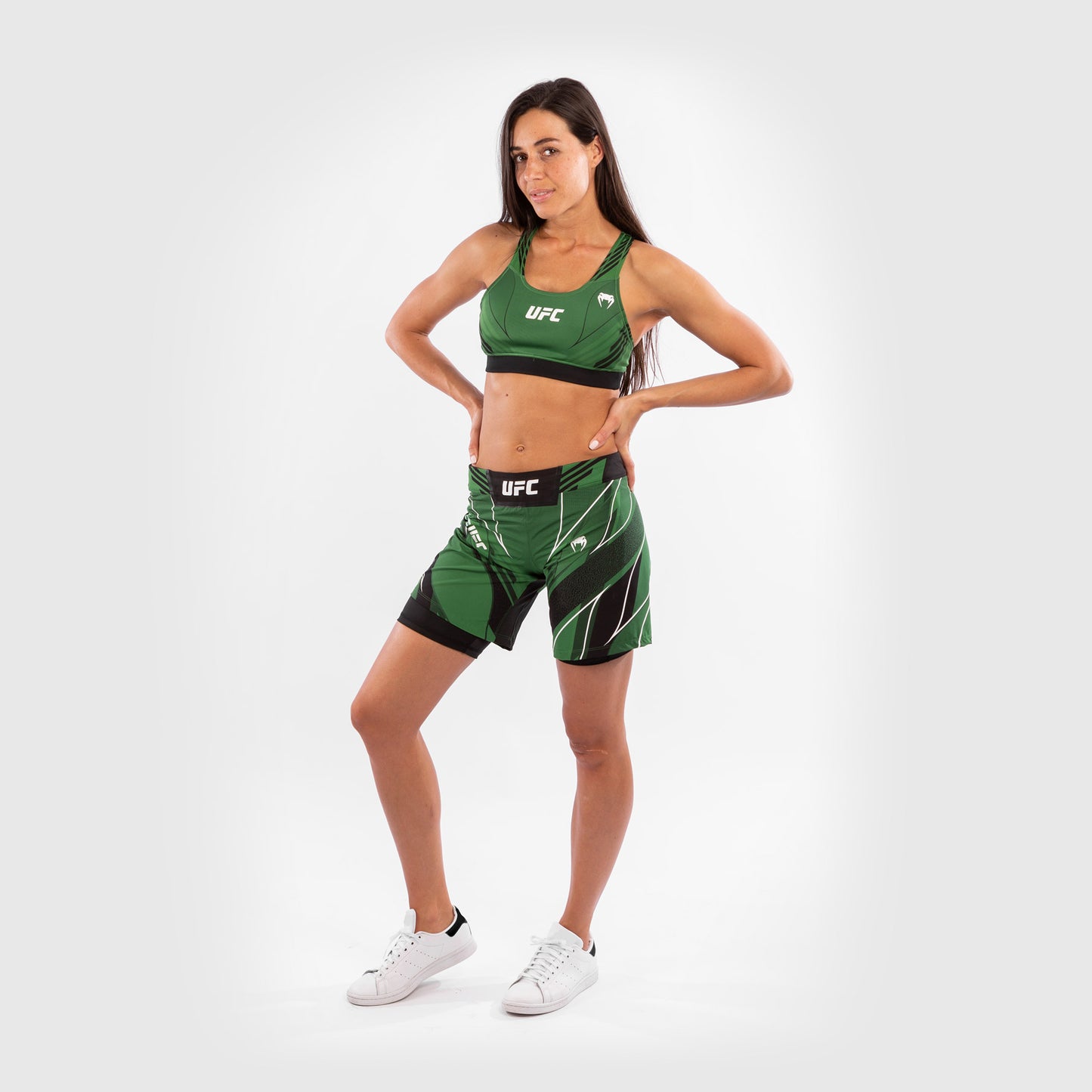 UFC Venum Authentic Fight Night Damen Shorts - Long Fit - Grün