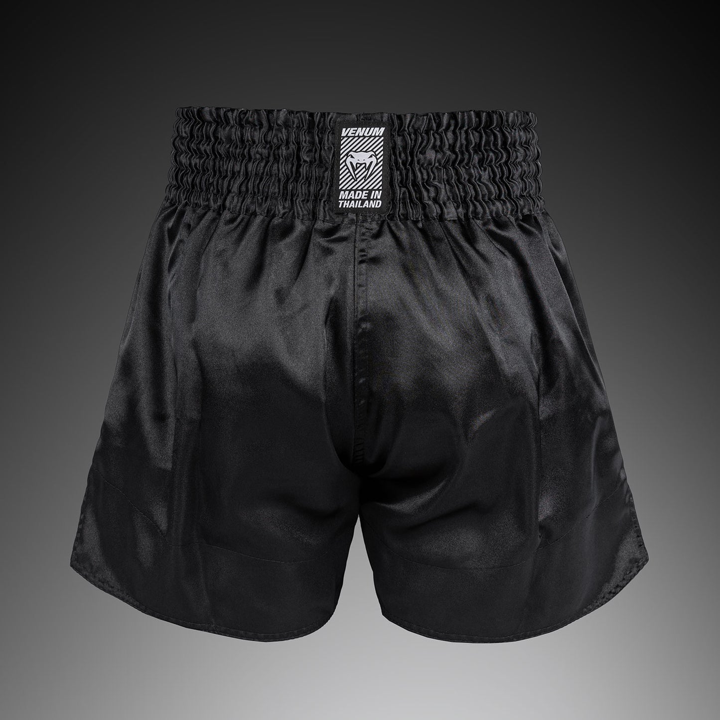 Venum Classic Evo Muay Thai Shorts – Schwarz/Weiß