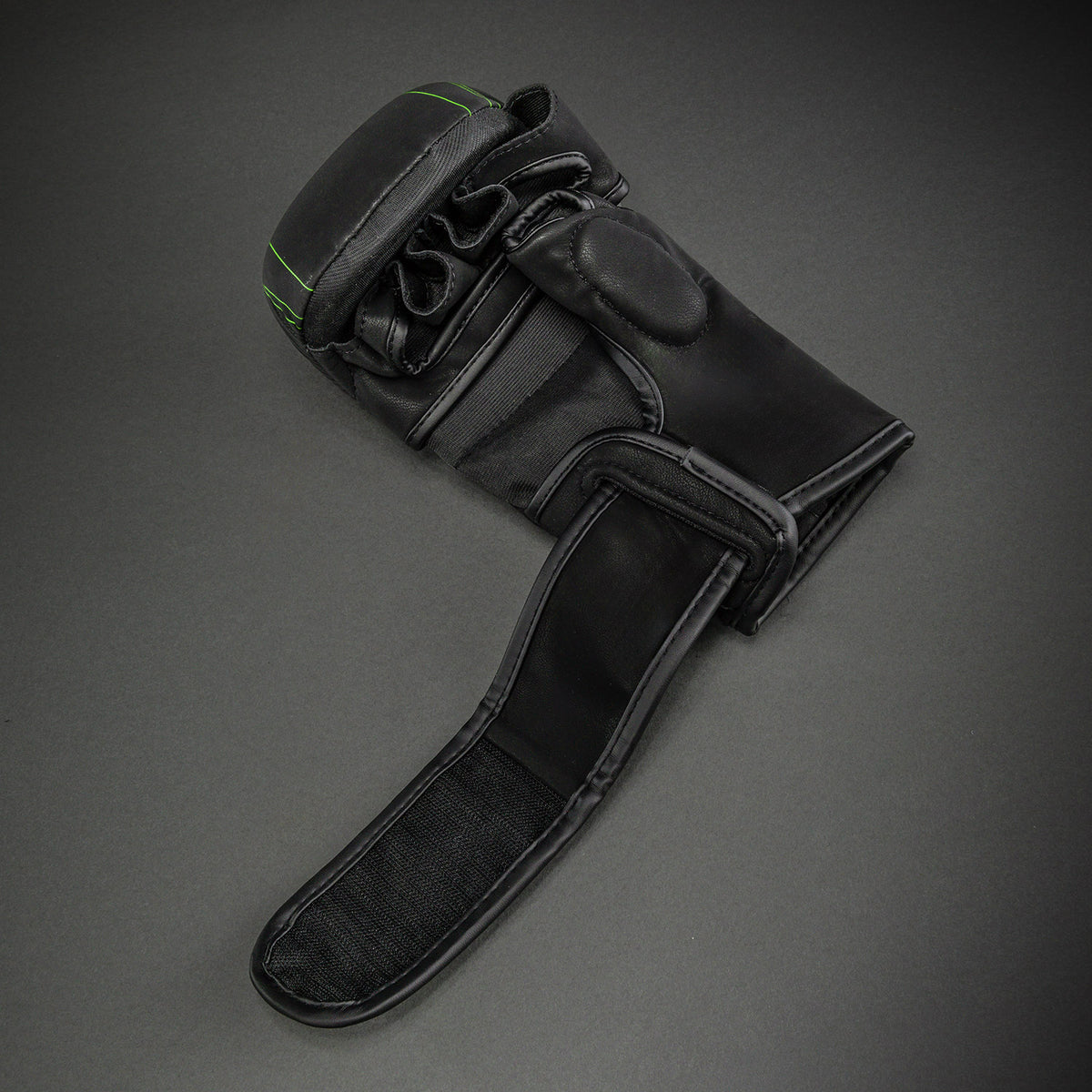 Venum Amazonia Reborn MMA-Sparringshandschuhe - Schwarz/Grün