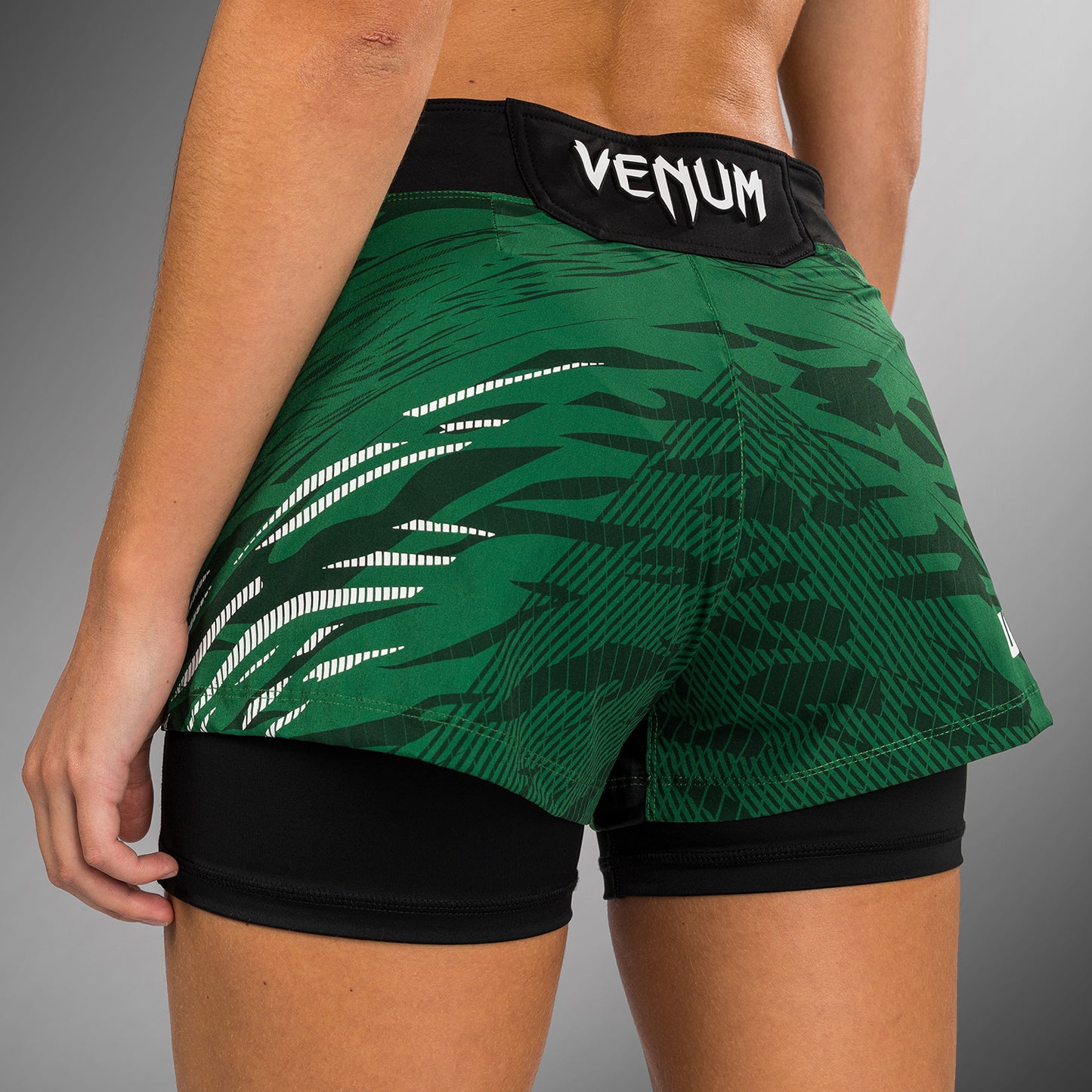 UFC Fusion by Venum Authentic Fight Night Damen Fight Short - Grün