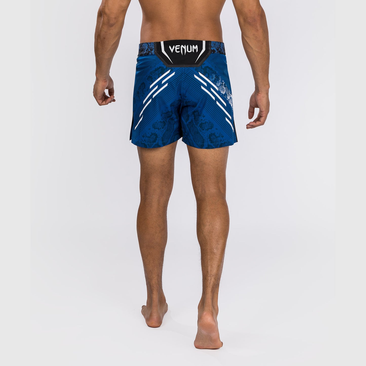 UFC Adrenaline by Venum Personalisierte Authentische Fight Night Herren-Kampfshorts - Kurze Passform - Blau