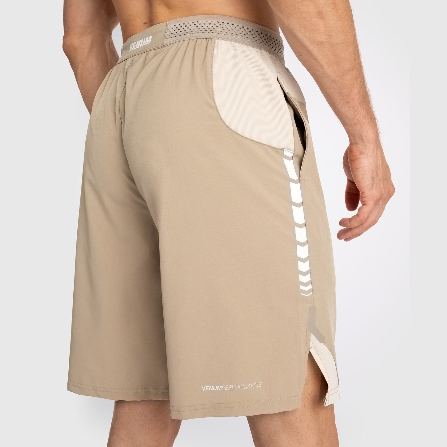 Venum Tempest Herren Trainingsshorts - Beige/Sand