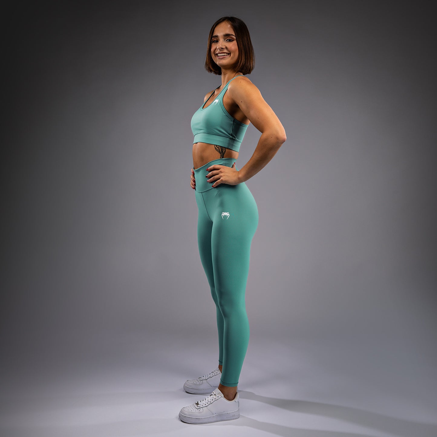 Venum Essential Medium Impact Damen Sport-Bh - Aqua Grün