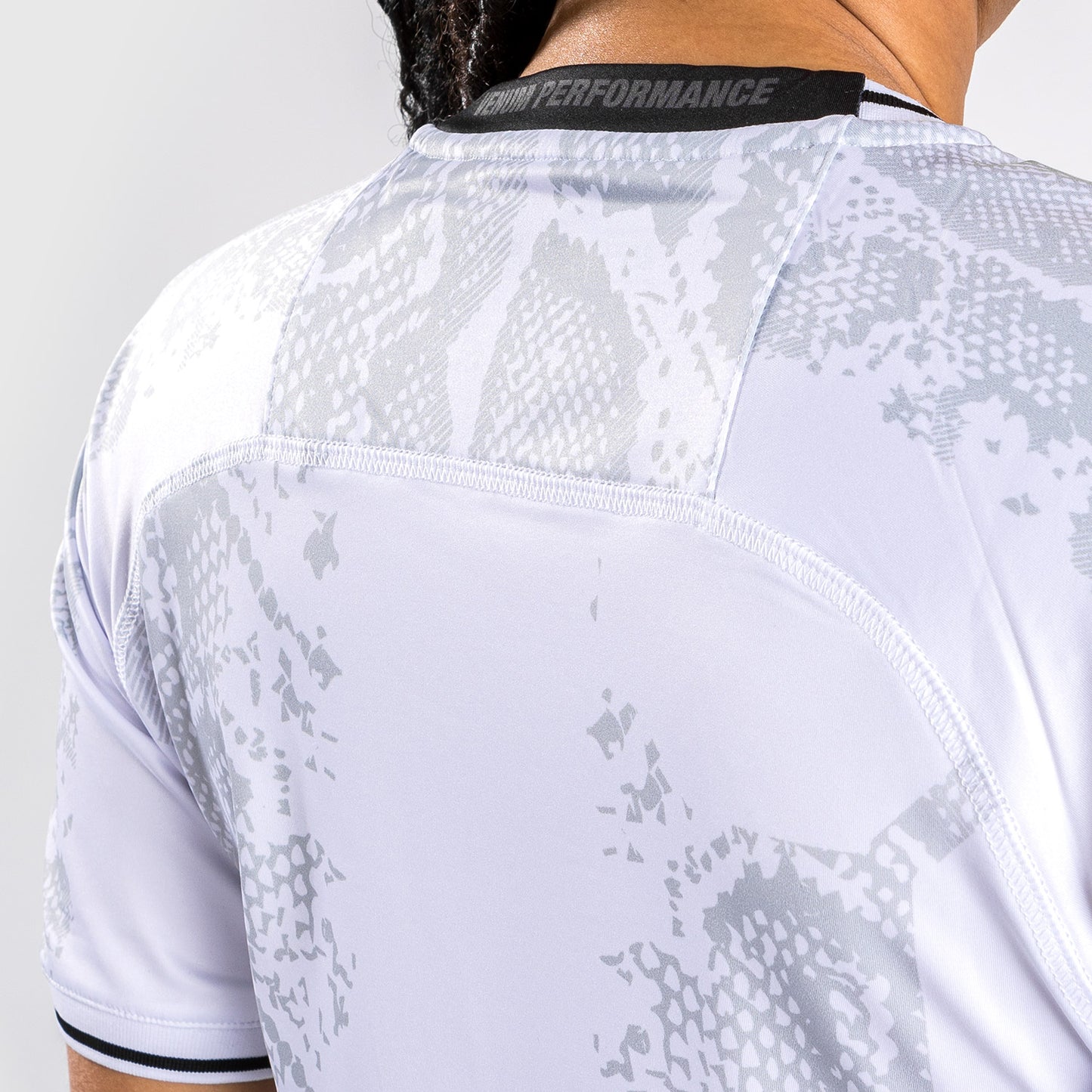 UFC Adrenaline von Venum personalisiert authentic Fight Night Frauen Walkout Jersey - weiß