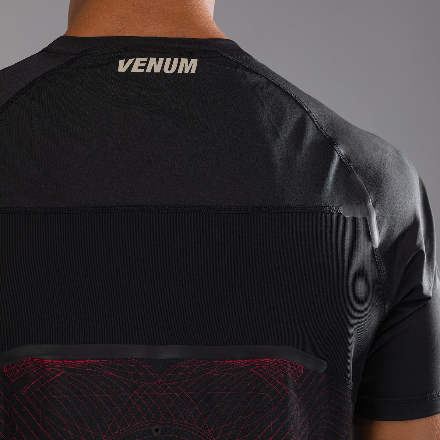 Venum G-Fit Air Herren Dry-Tech T-Shirt - Tiefschwarz / Feuerrot