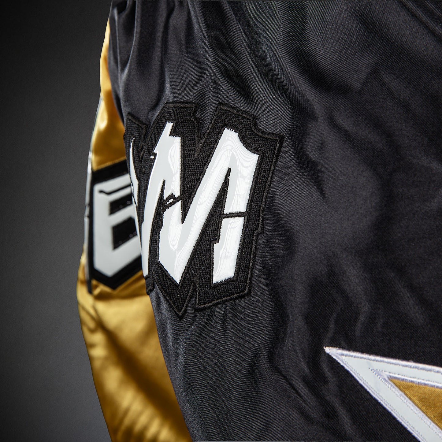 Venum Inferno 2.0 Muay Thai Shorts - Schwarz/Gold