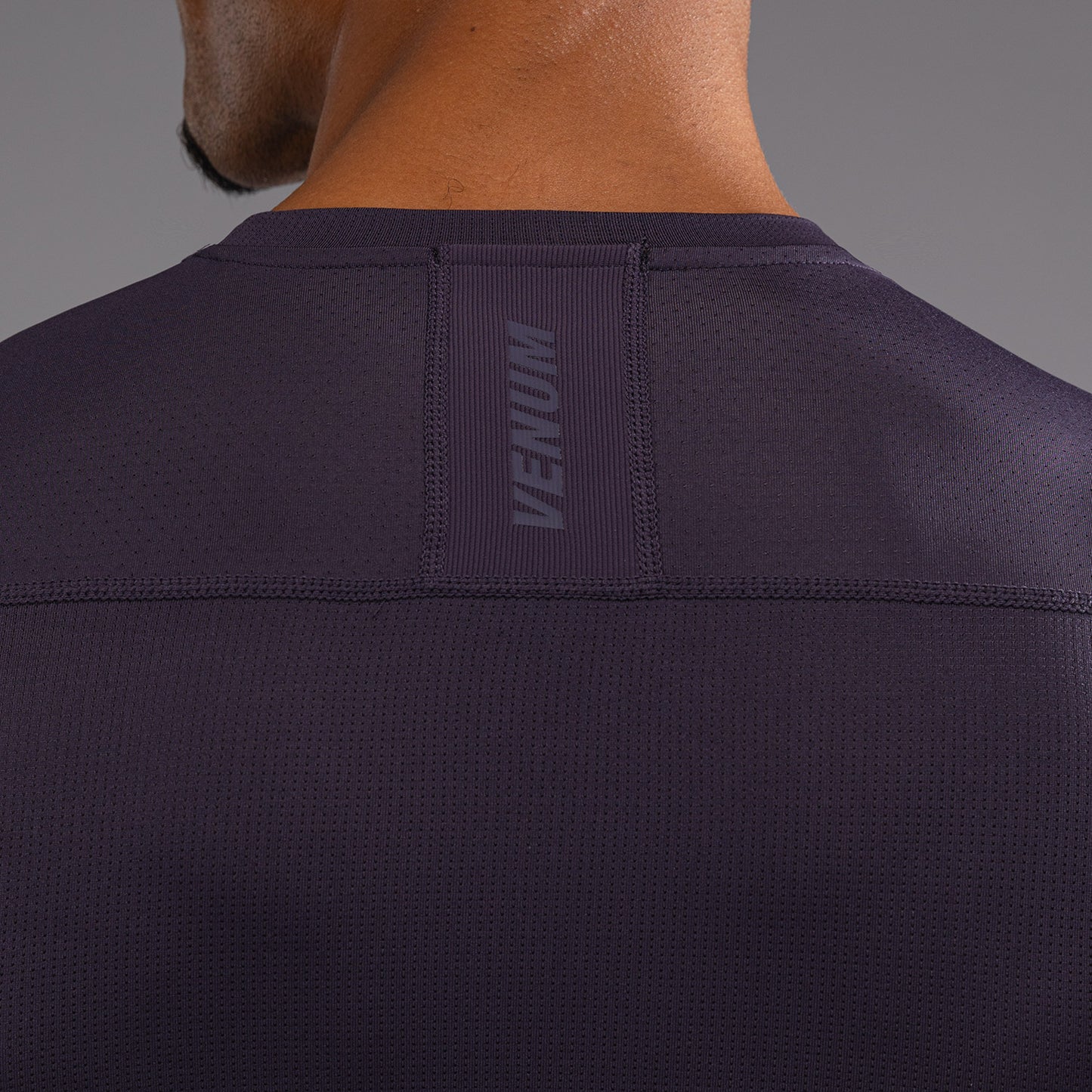 Venum G-Fit Air Herren Kurzarm Rashguard - Tiefpurpur