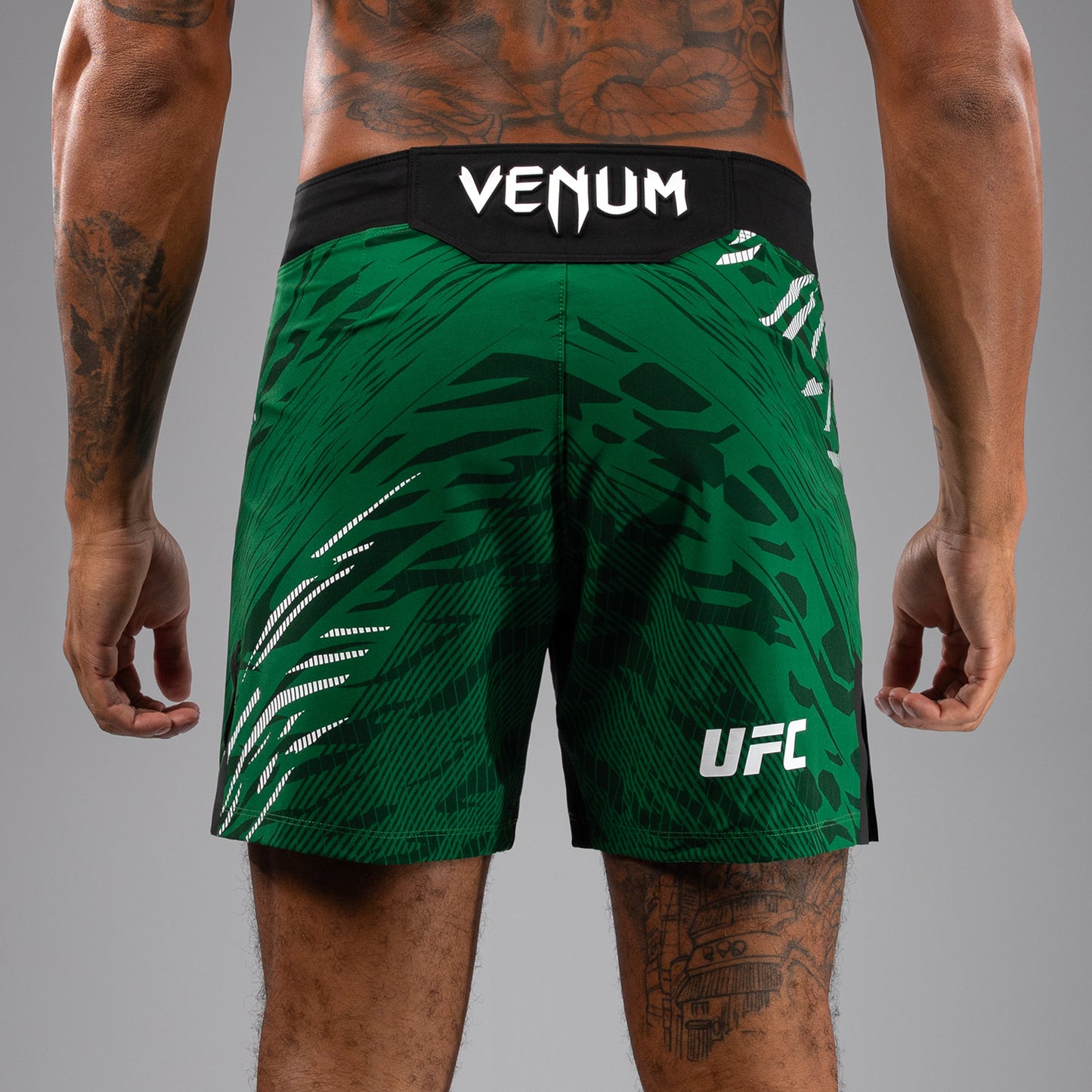 UFC Fusion by Venum Authentic Fight Night Herren Fight Short - Short Fit - Grün