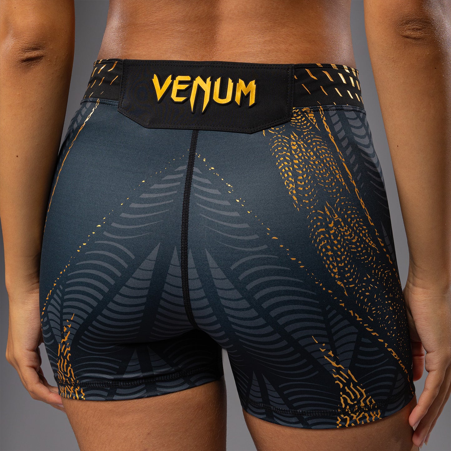 UFC Zenith by Venum Authentic Fight Night Kurze Passform Vale Tudo Short Damen Personalisiert - Champion
