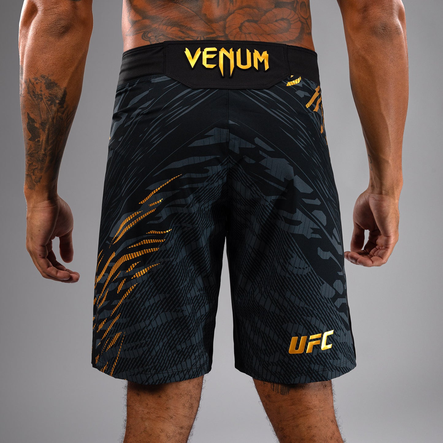 UFC Fusion by Venum Authentic Fight Night Herren Fight Short - Long Fit - Champion