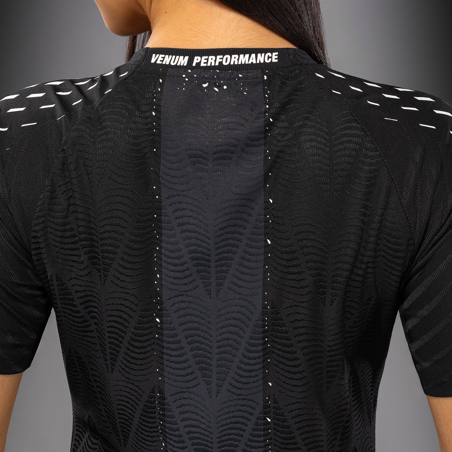 UFC Zenith by Venum Authentic Fight Night Offizielles Walkout-Trikot Damen Personalisiert - Schwarz