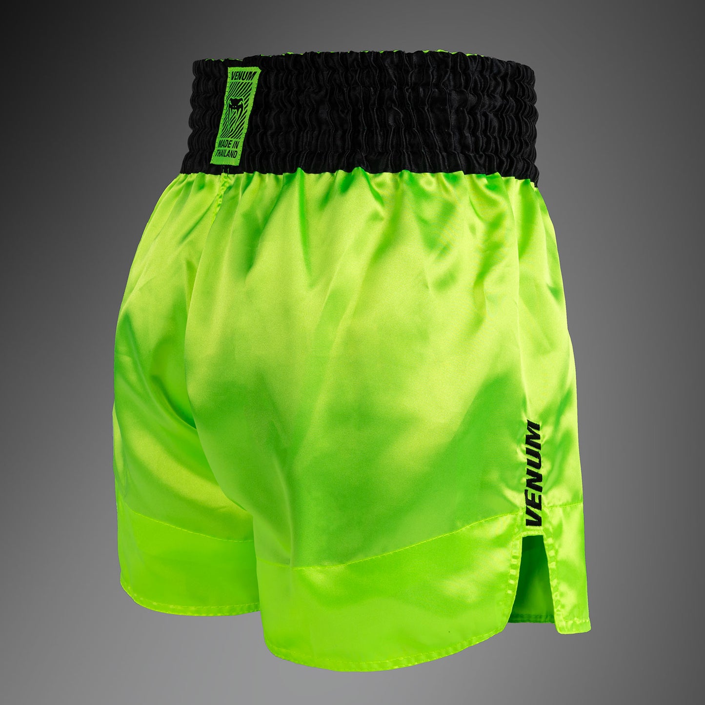 Venum Classic Evo Muay Thai Shorts – NeonGelb/Schwarz