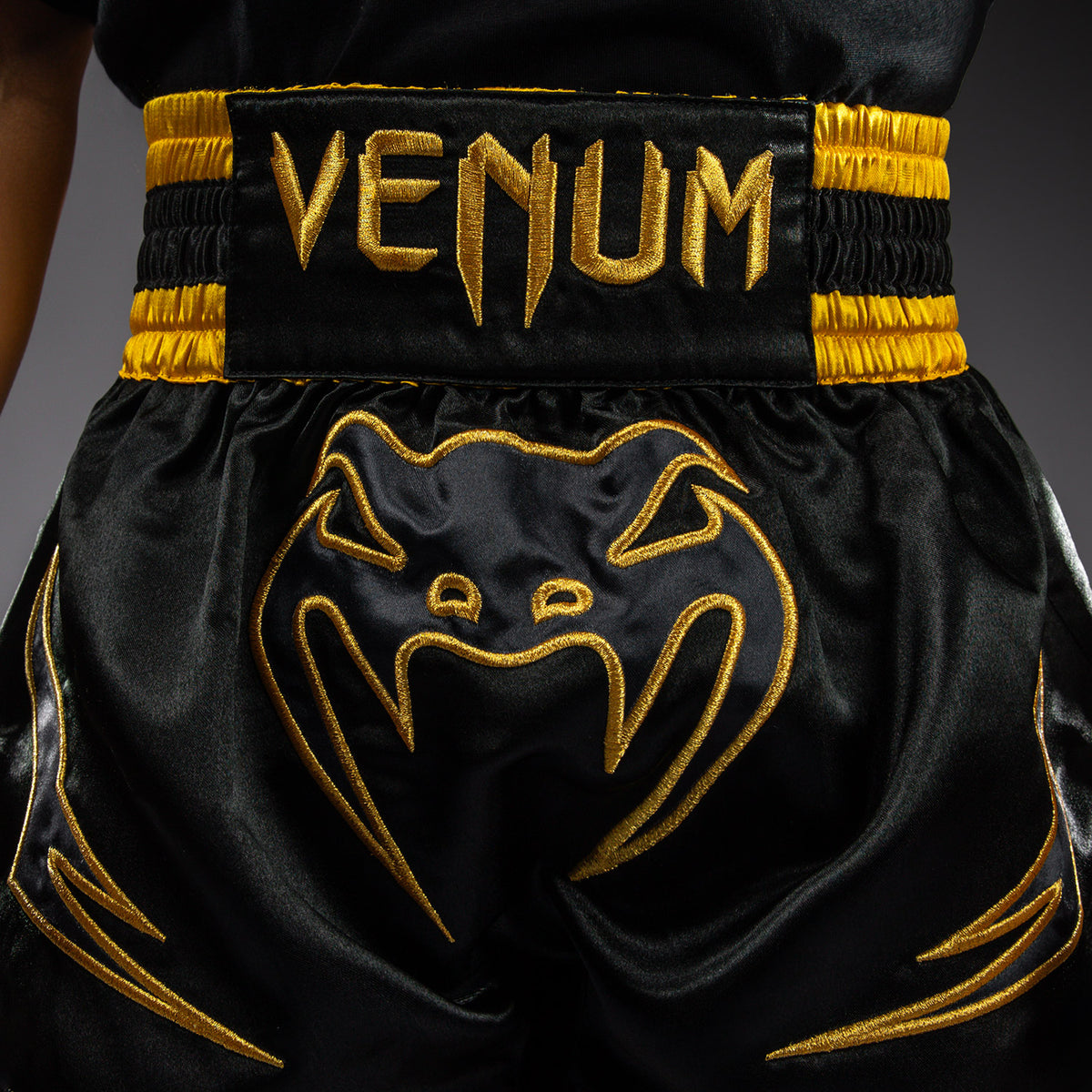 Venum Bangkok Fury Muay-Thai-Shorts für Kinder - Schwarz/Gold