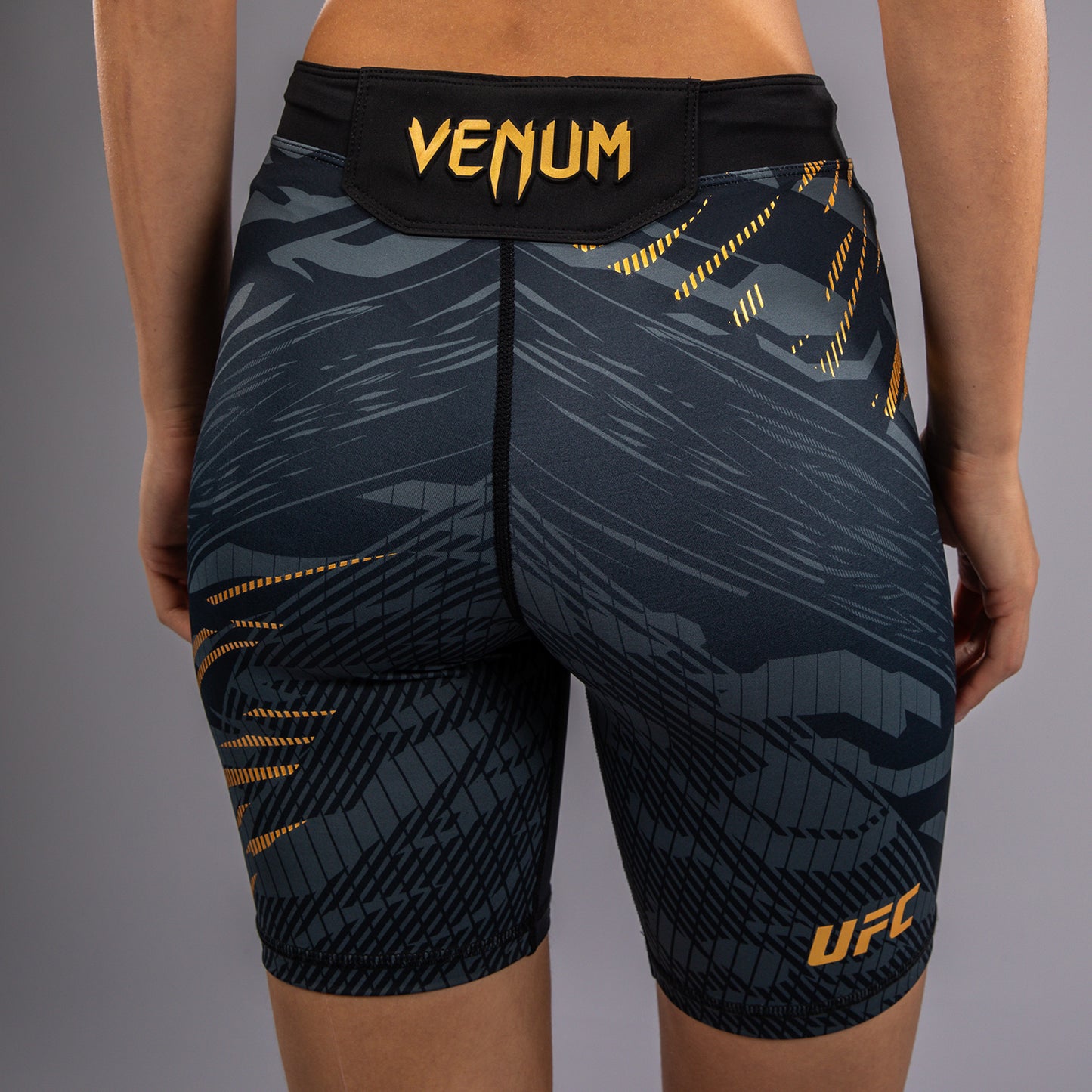 UFC Fusion by Venum Authentic Fight Night Damen Vale Tudo Short - Long Fit - Champion