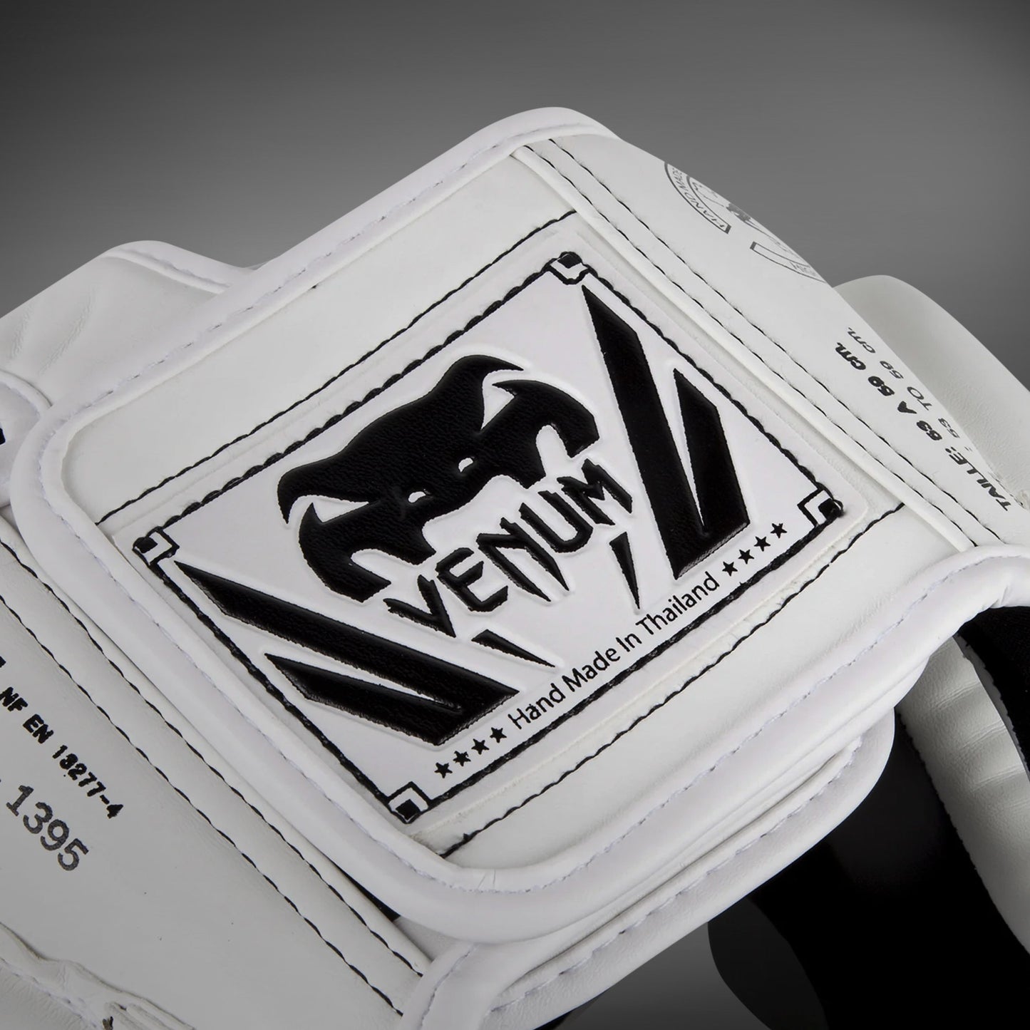 Venum Elite Kopfschutz – Weiß/Schwarz