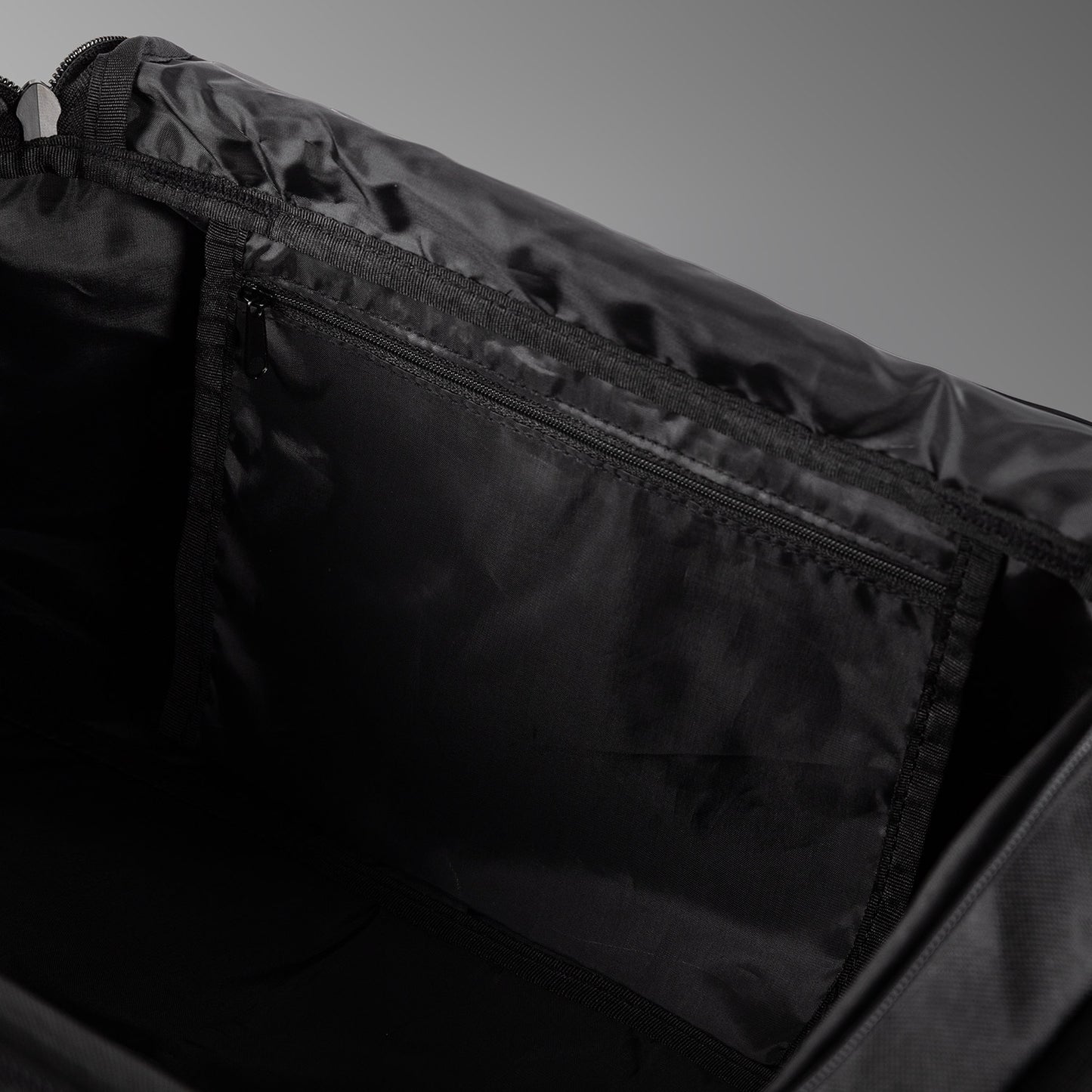 Venum Essential Sporttasche (26L) - Schwarz