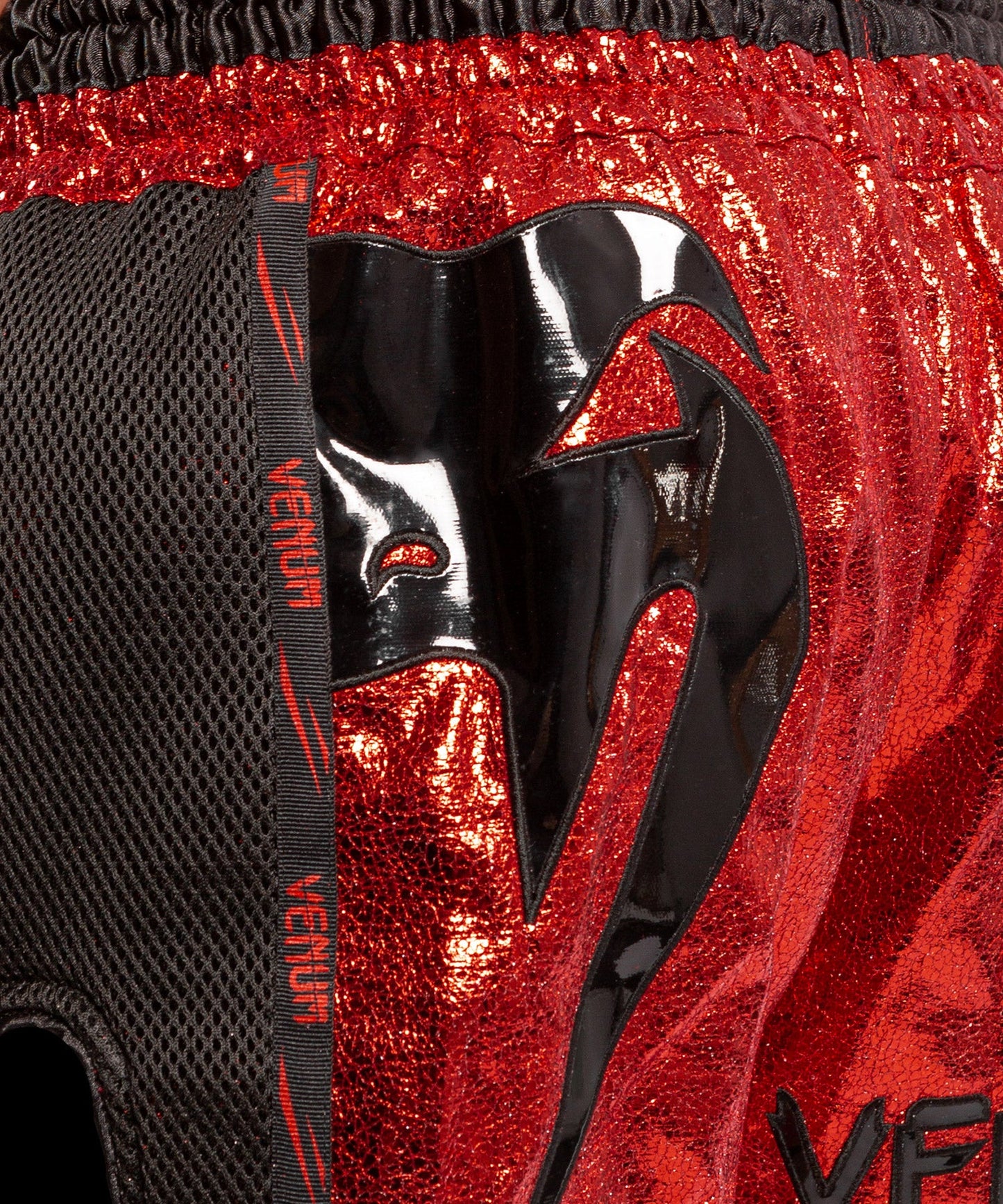 Muay Thai Shorts Venum Giant Foil - Rot/Schwarz