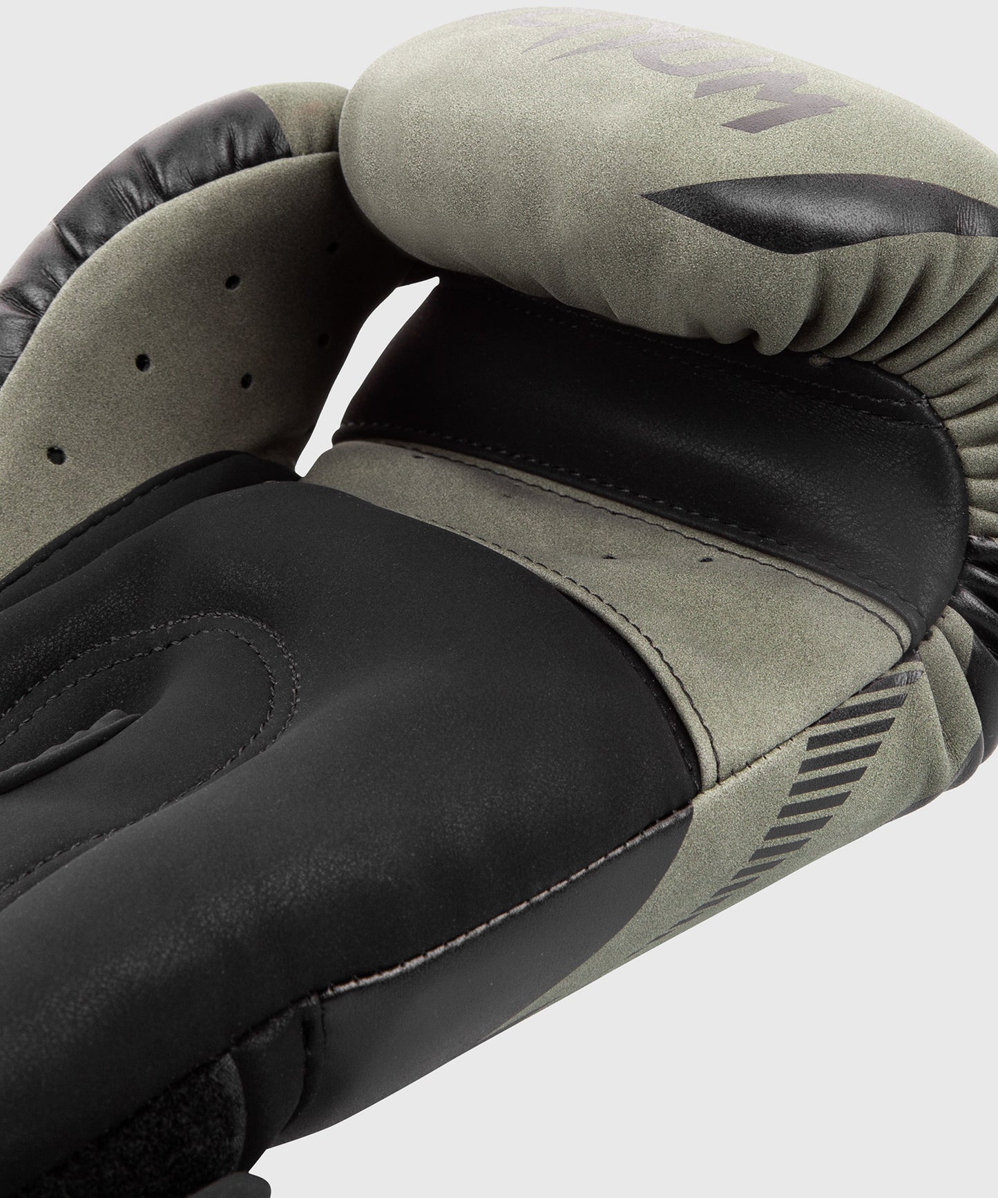 Venum Impact Boxhandschuhe