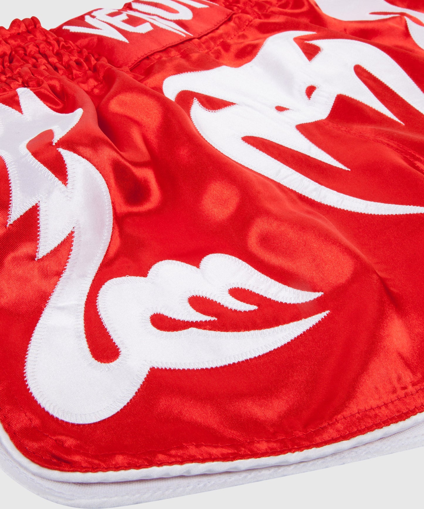 Venum Bangkok Inferno Muay Thai Shorts - Rot/Weiß