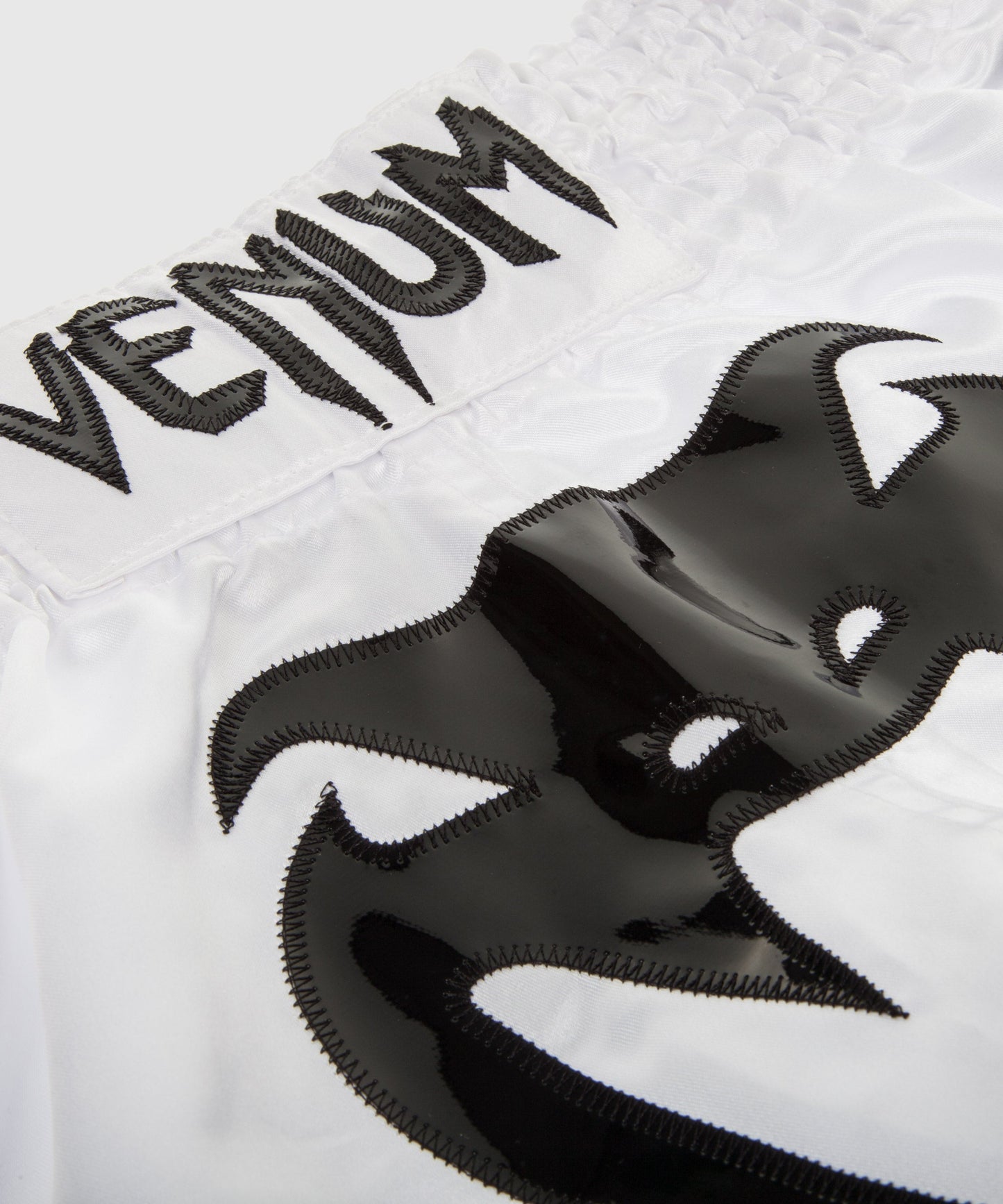 Venum Bangkok Inferno Muay Thai Shorts - Ice/Schwarz