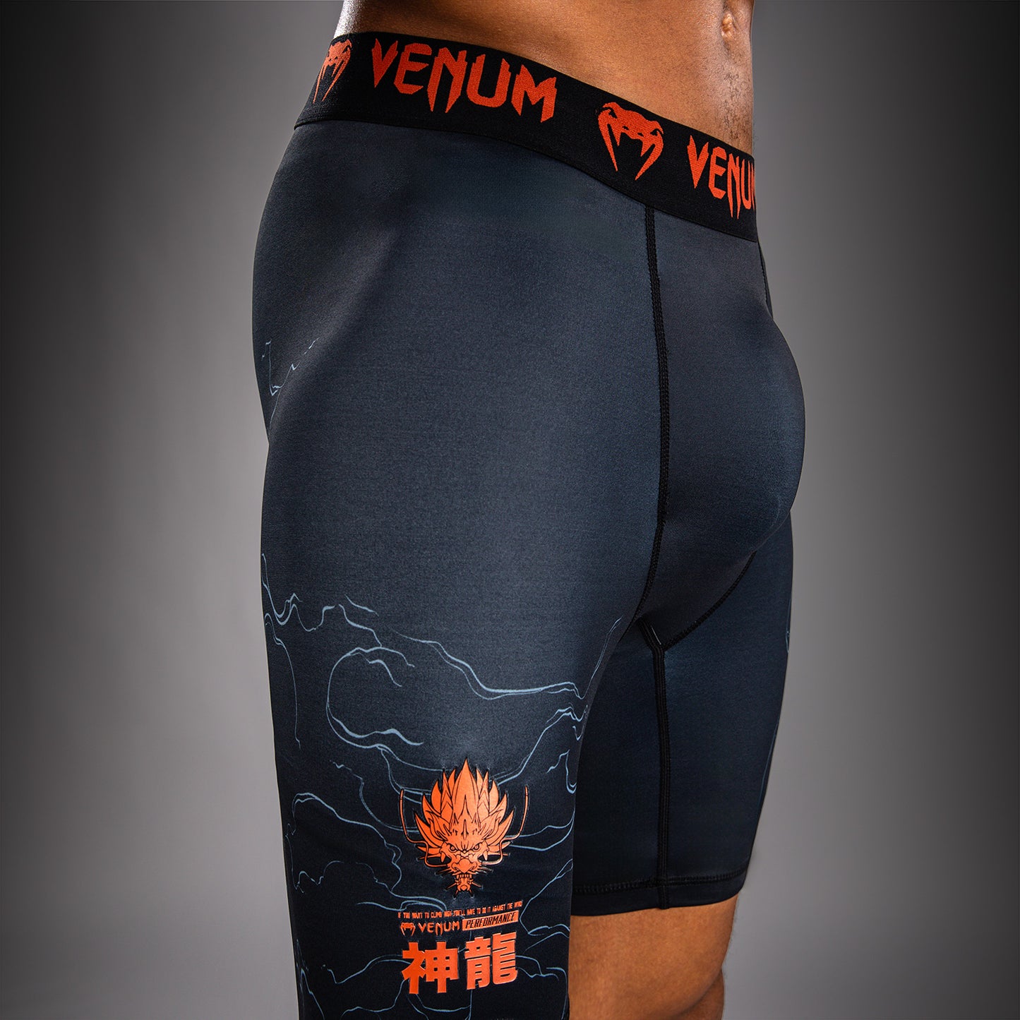 Venum Thunder Dragon Kompressionsshort – Schwarz/Grau/Kupfer