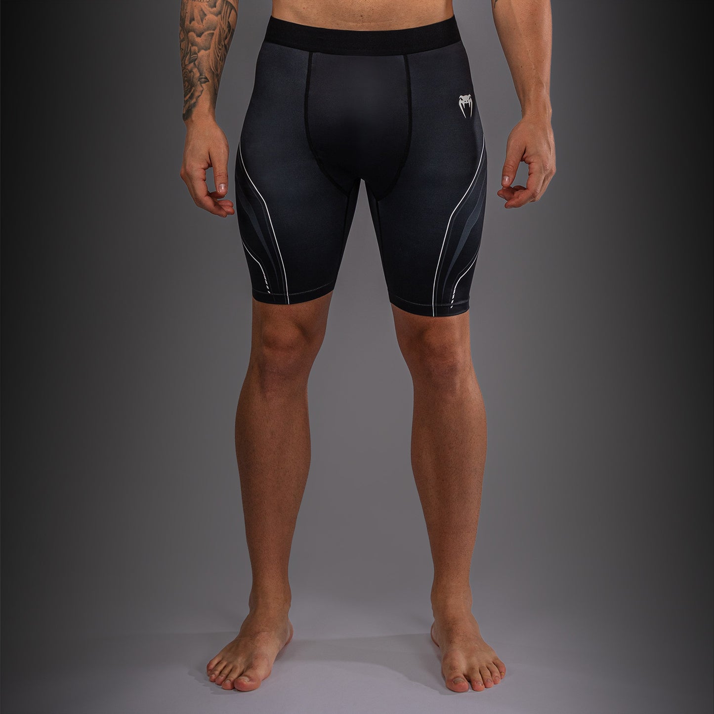 Venum Streamline Vale Tudo Shorts – Schwarz/Weiß