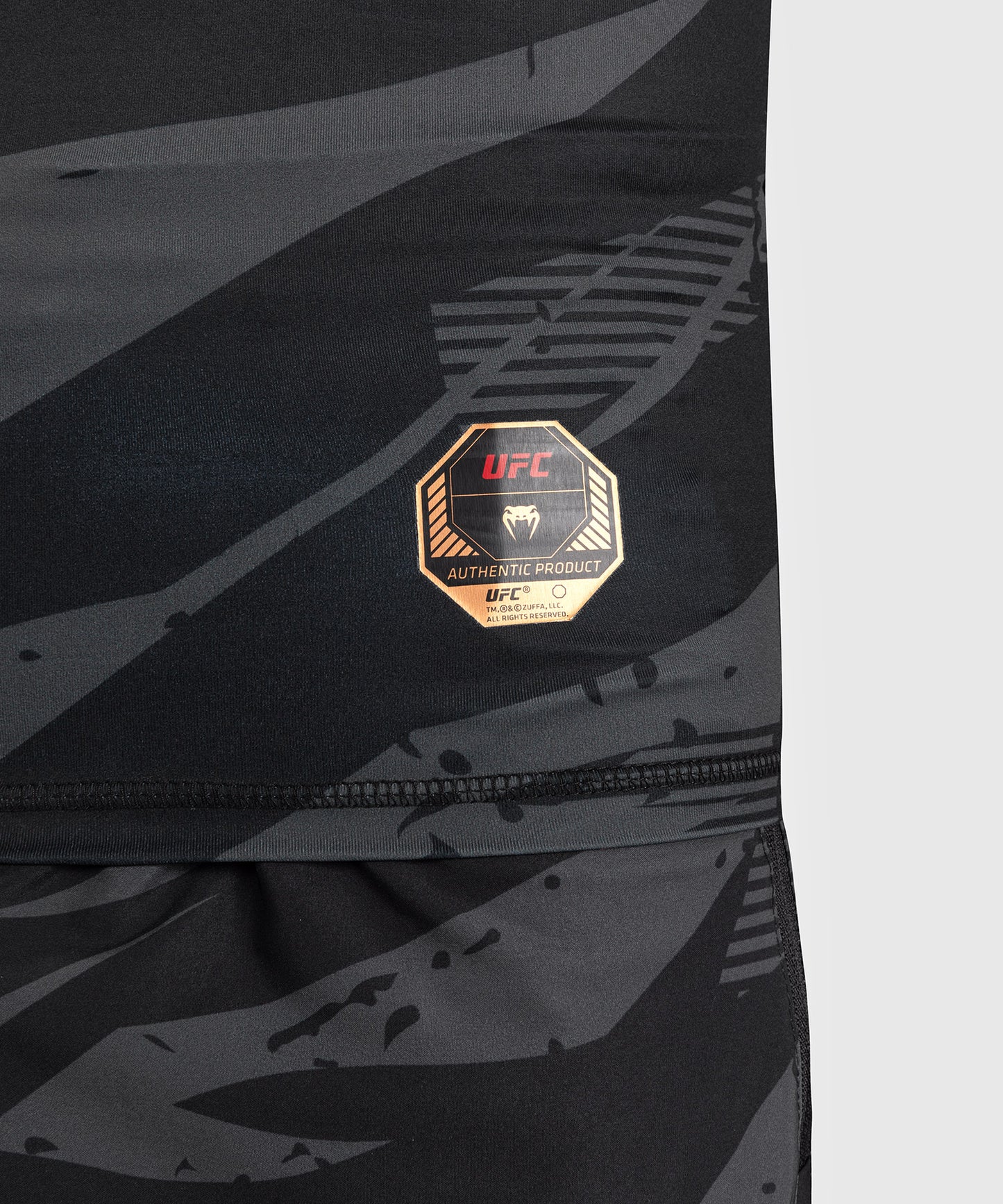 UFC Adrenaline by Venum Fight Week Performance Langärmeliger Rashguard - Urban Camo