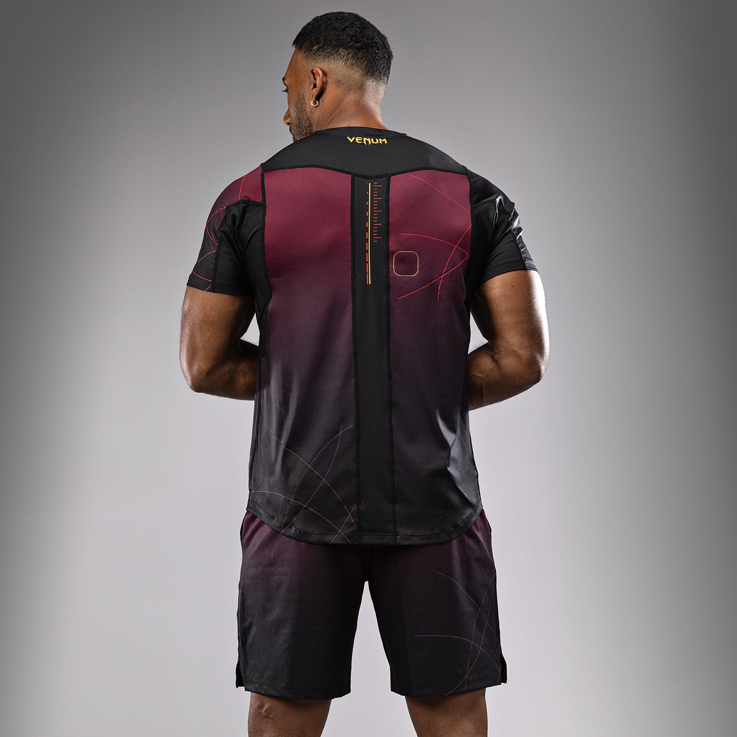 Venum Tactical XT Dry Tech T-Shirt für Männer - Schwarz/Burgund/Gold