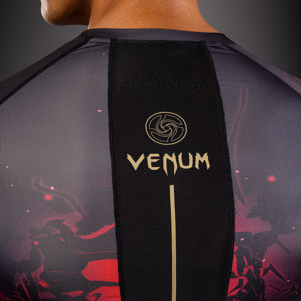 Jujutsu Kaisen x Venum Itadori Langarm Rashguard – Schwarz/Rot