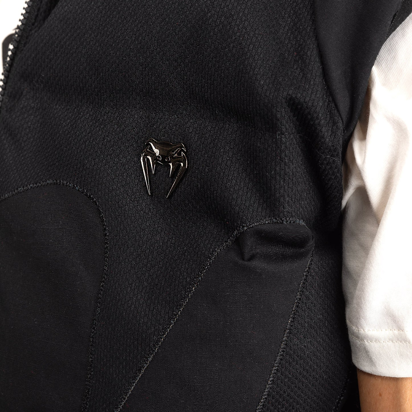 Venum Attack Urban Gi Daunenweste – Schwarz