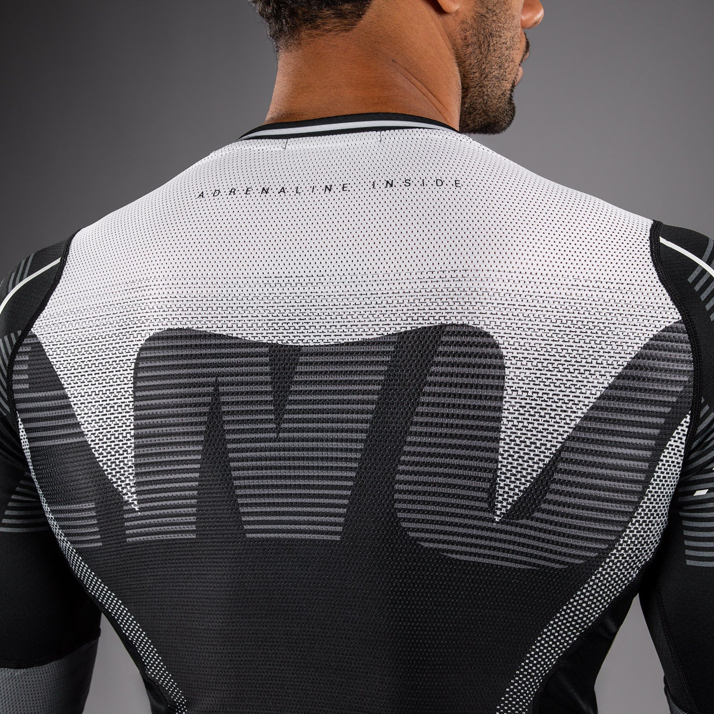 Venum Adrenaline Langarm Rashguard – Schwarz/Silbergrau
