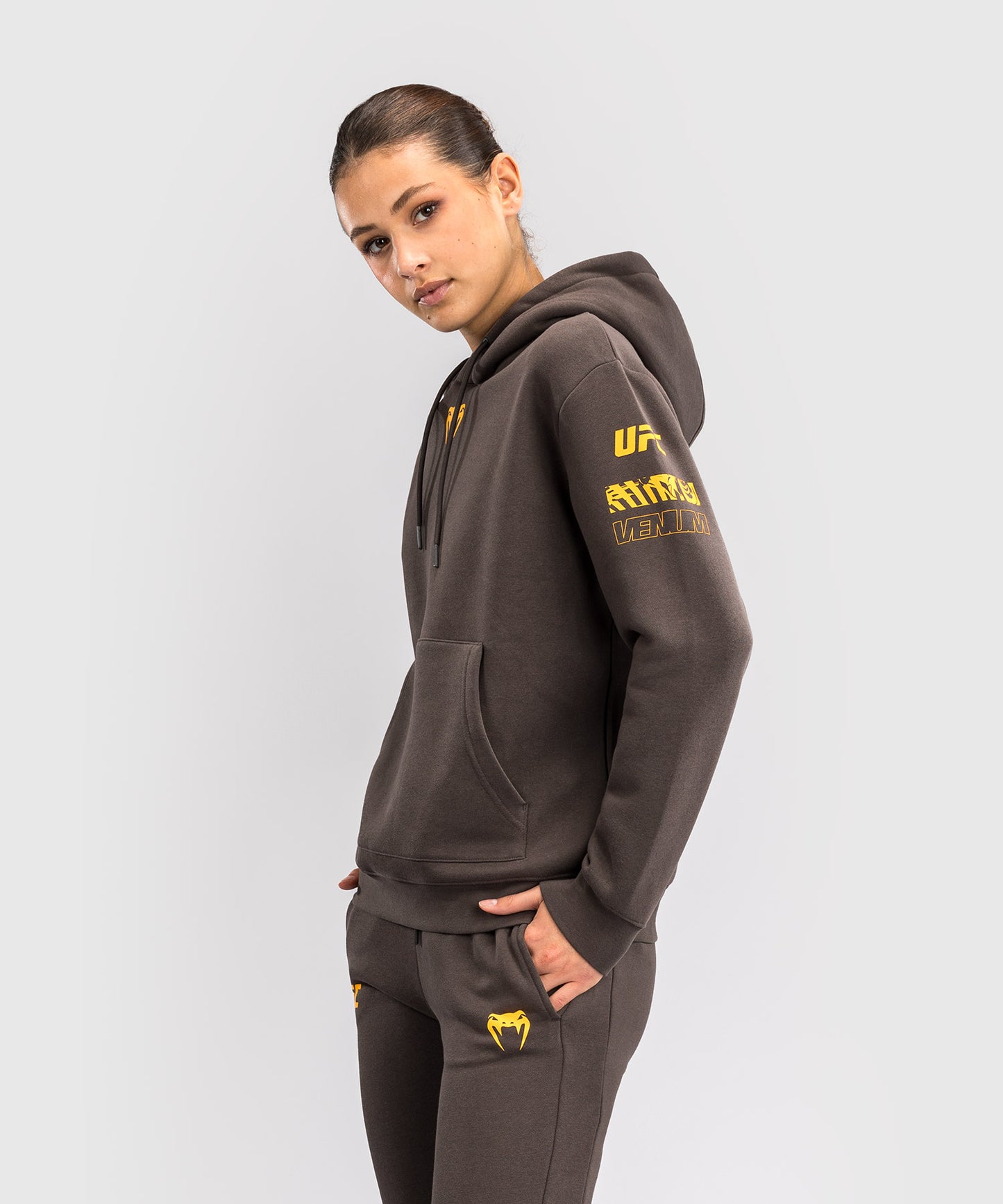 UFC Fusion by Venum Fight Week Damen Pullover Hoodie - Solid Erdiges Braun