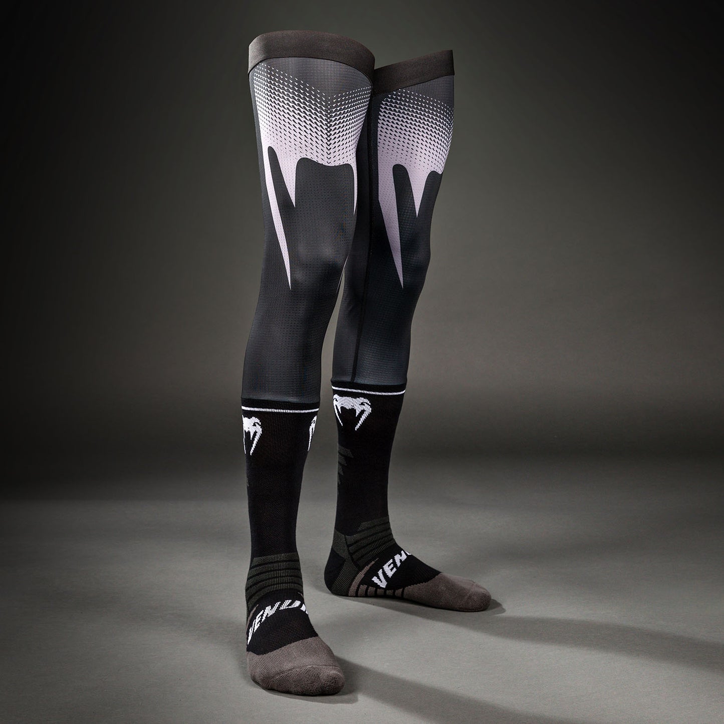 Venum MX Basics Motorsports-Socken - Schwarz/Weiß
