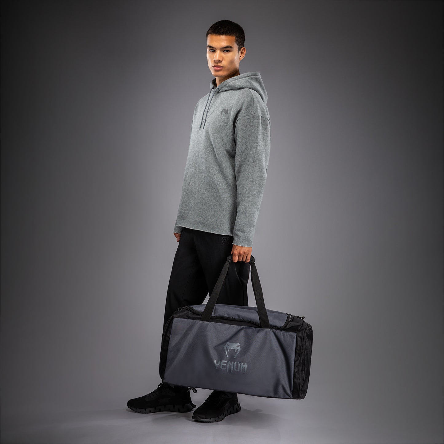 Venum Essential Sporttasche (61 L) - Grau/Schwarz